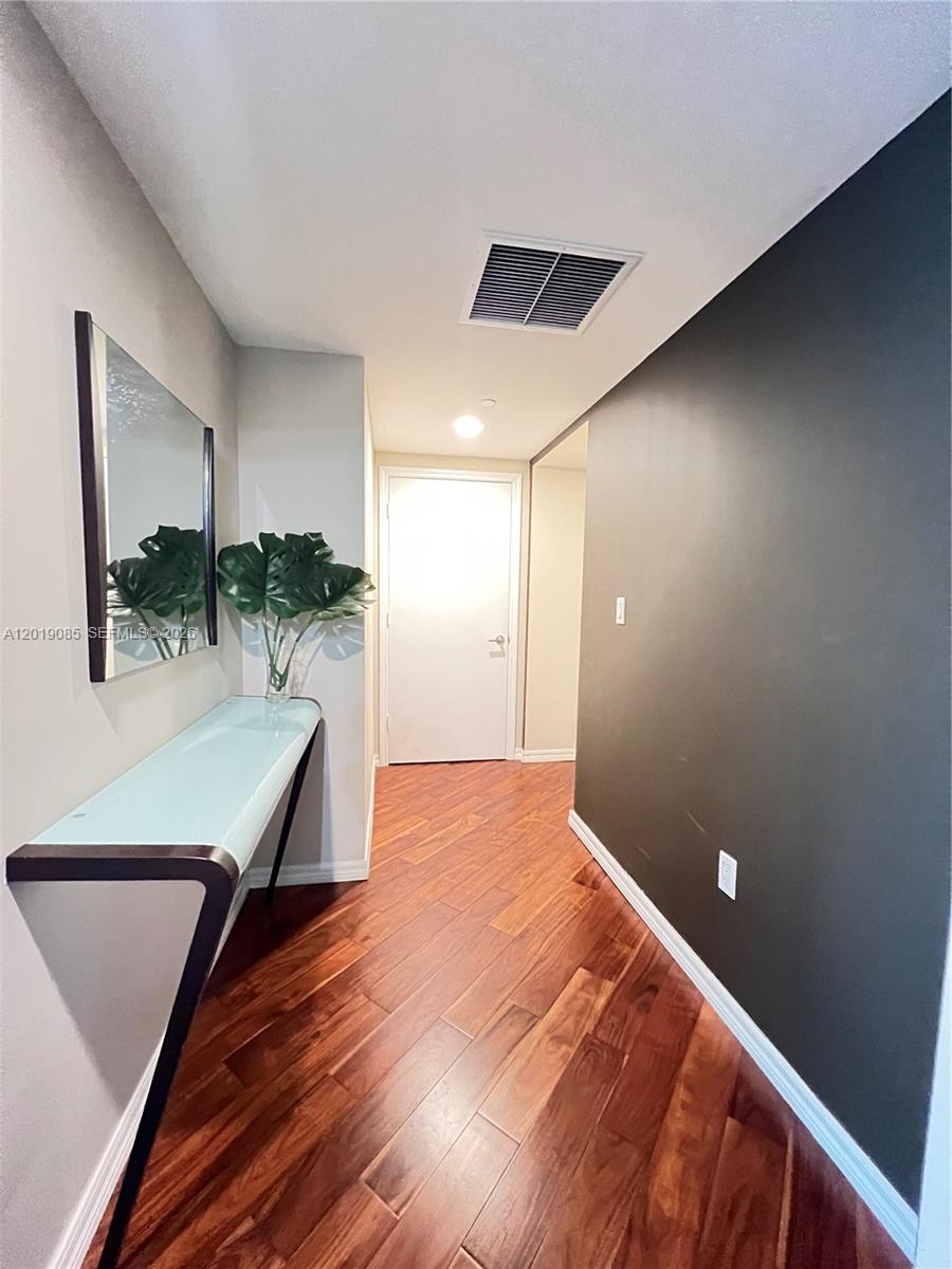 55 SE 6th St #3305 Miami, FL 33131