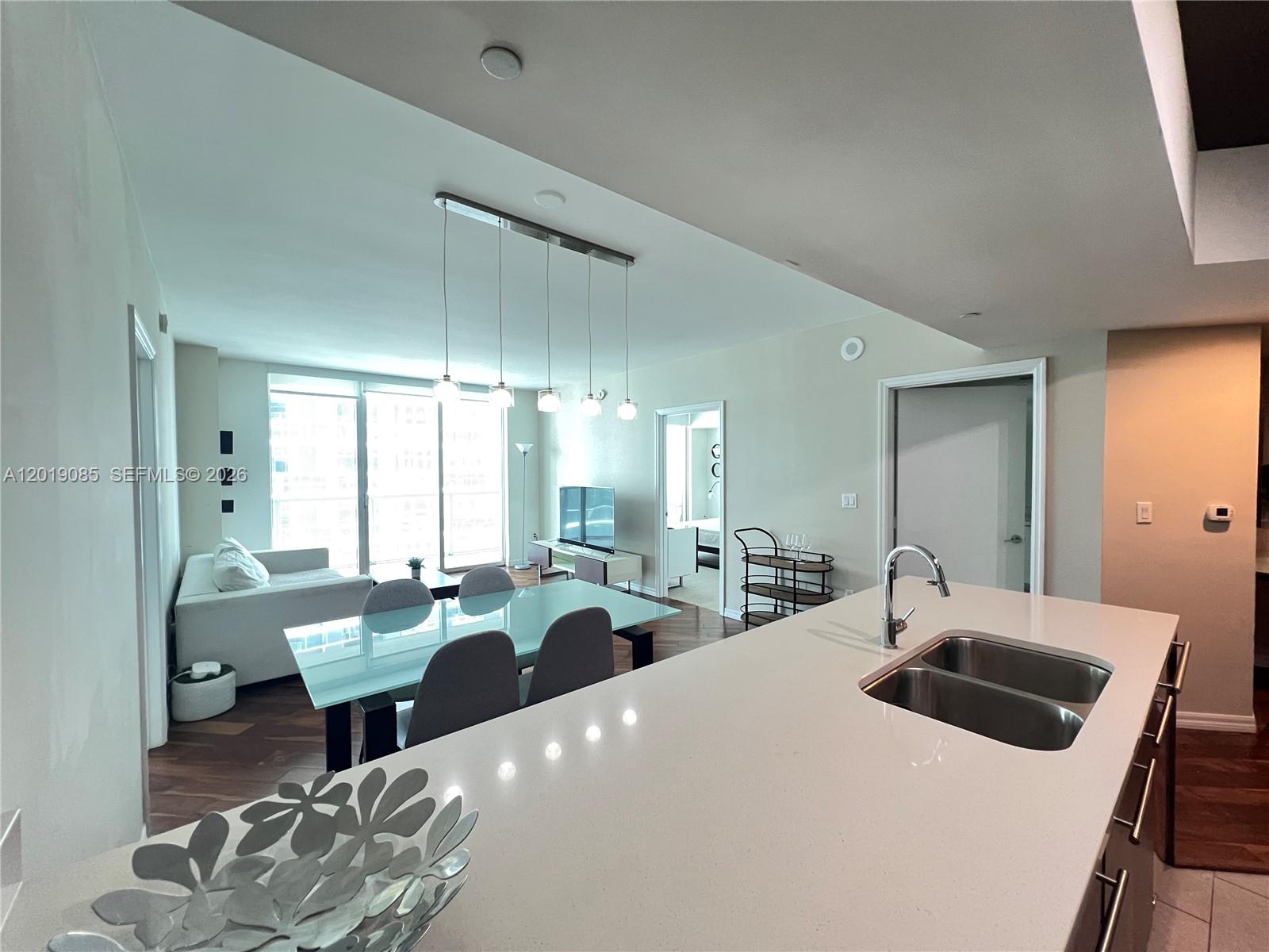55 SE 6th St #3305 Miami, FL 33131