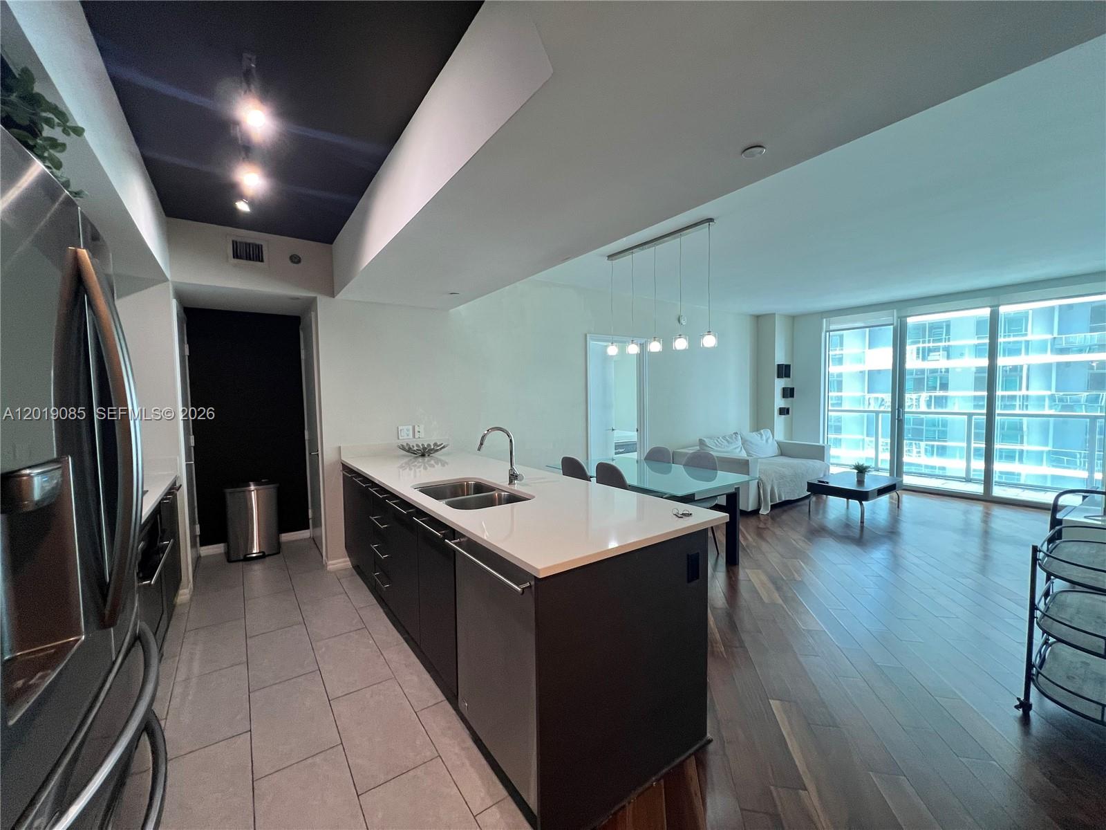 55 SE 6th St #3305 Miami, FL 33131
