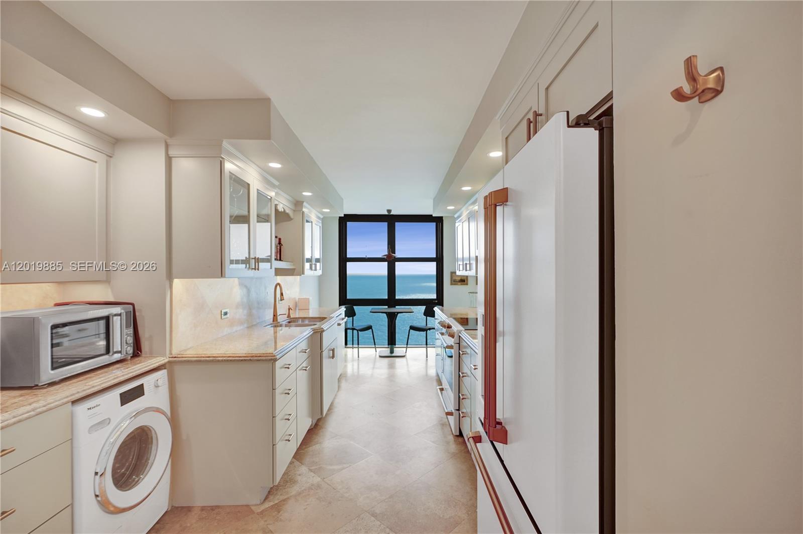 1111 Crandon Blvd #B1108 Key Biscayne, FL 33149