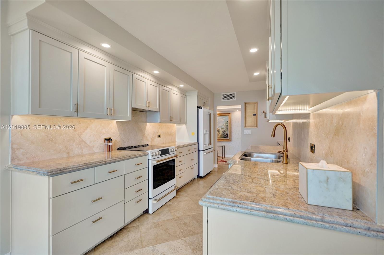 1111 Crandon Blvd #B1108 Key Biscayne, FL 33149