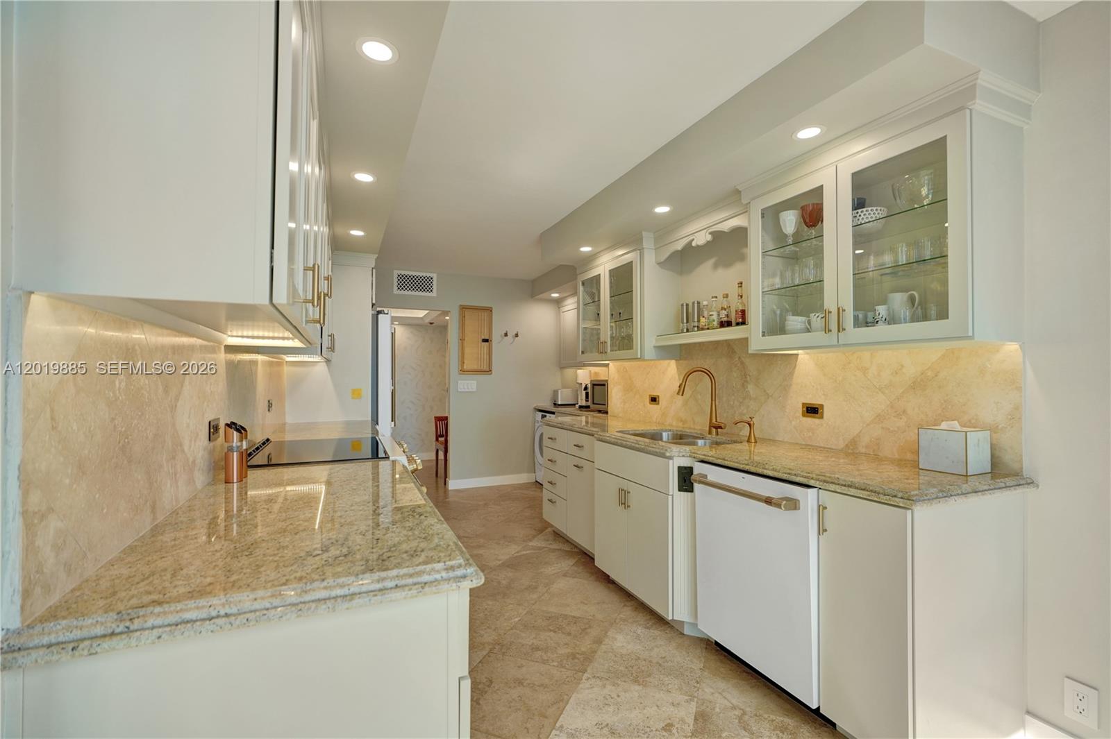 1111 Crandon Blvd #B1108 Key Biscayne, FL 33149