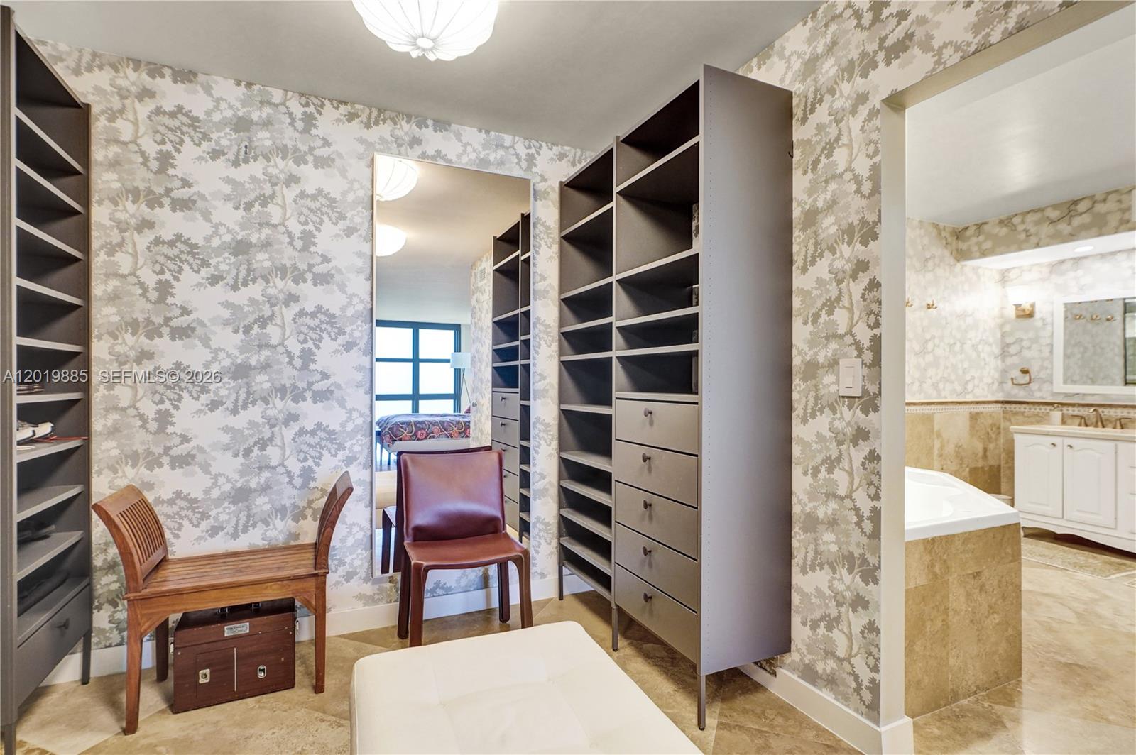 1111 Crandon Blvd #B1108 Key Biscayne, FL 33149