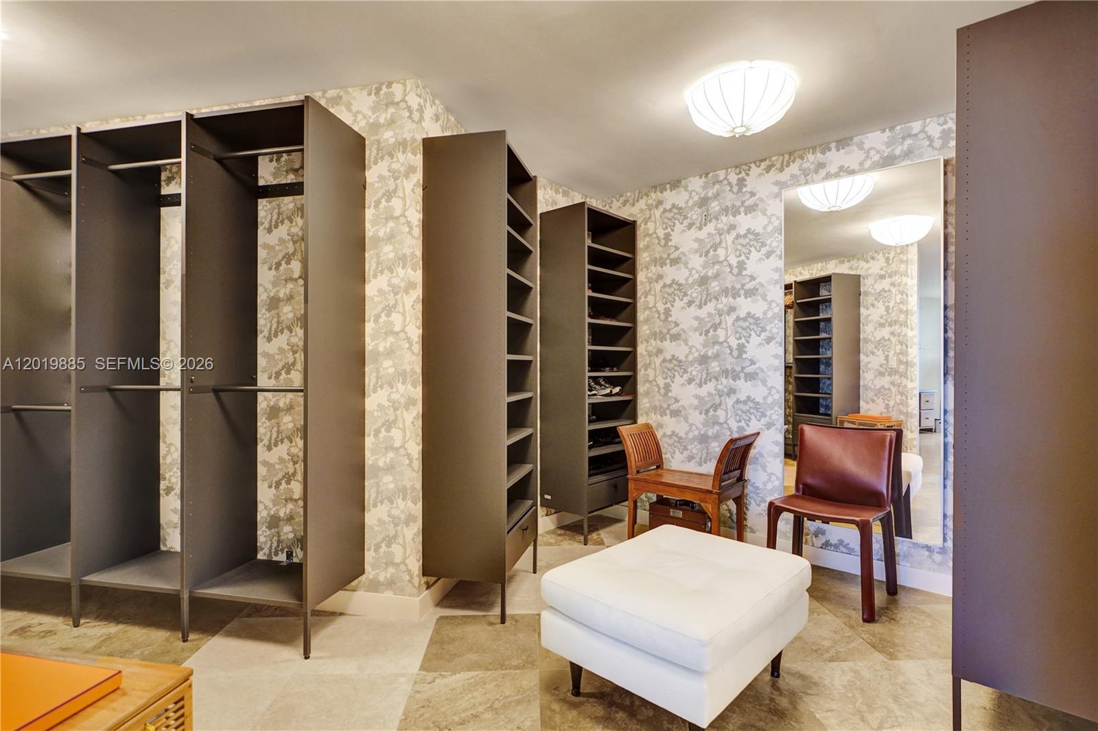 1111 Crandon Blvd #B1108 Key Biscayne, FL 33149