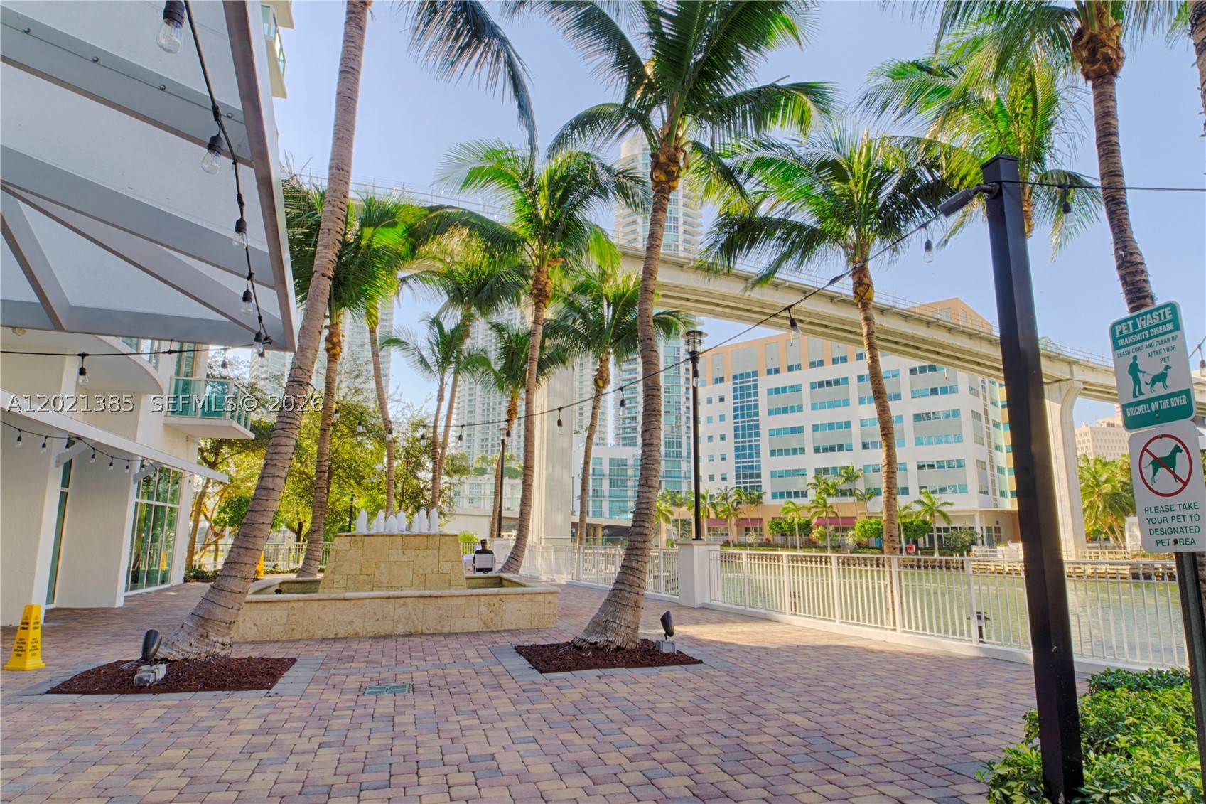 image Brickell on the River North13