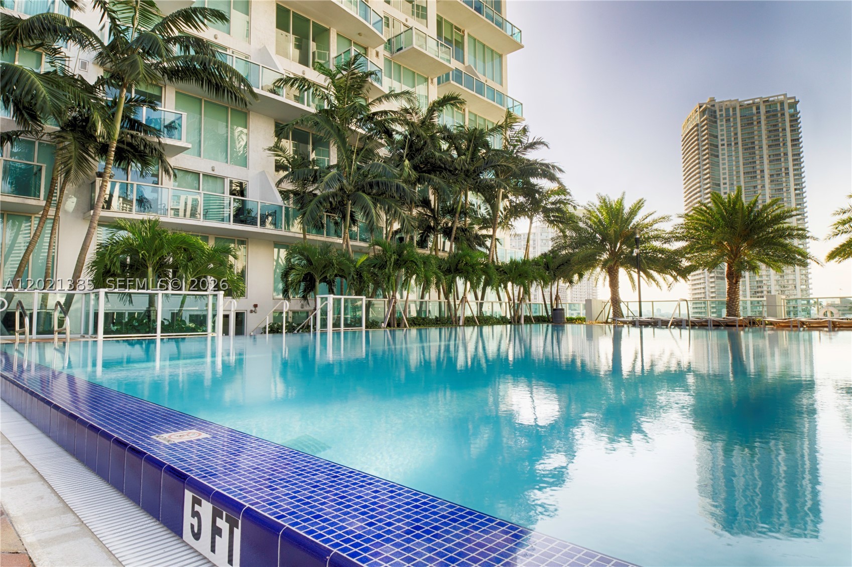 image Brickell on the River North23