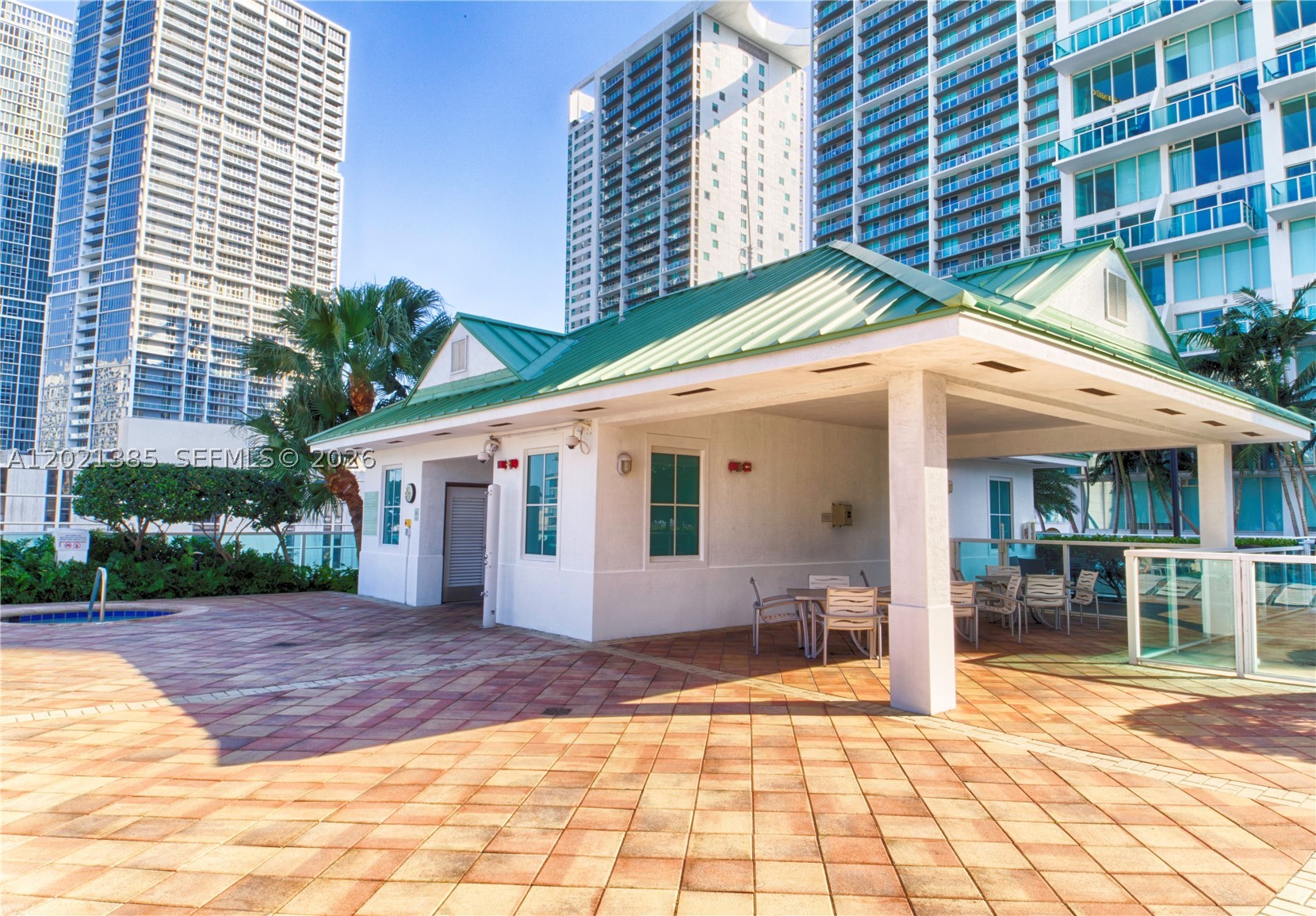 image Brickell on the River North25