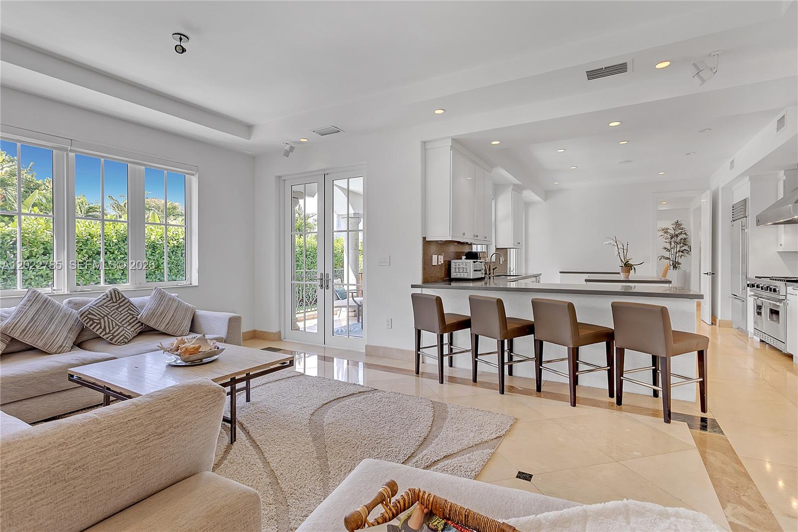 350 Redwood Ln Key Biscayne, FL 33149
