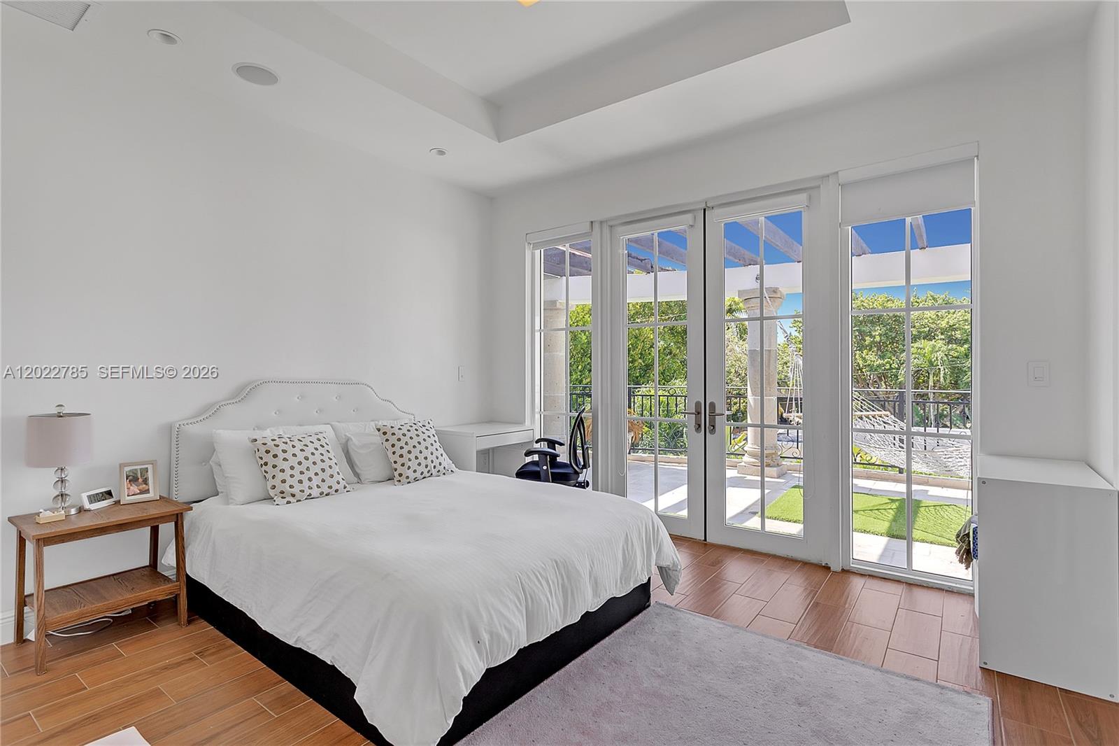 350 Redwood Ln Key Biscayne, FL 33149
