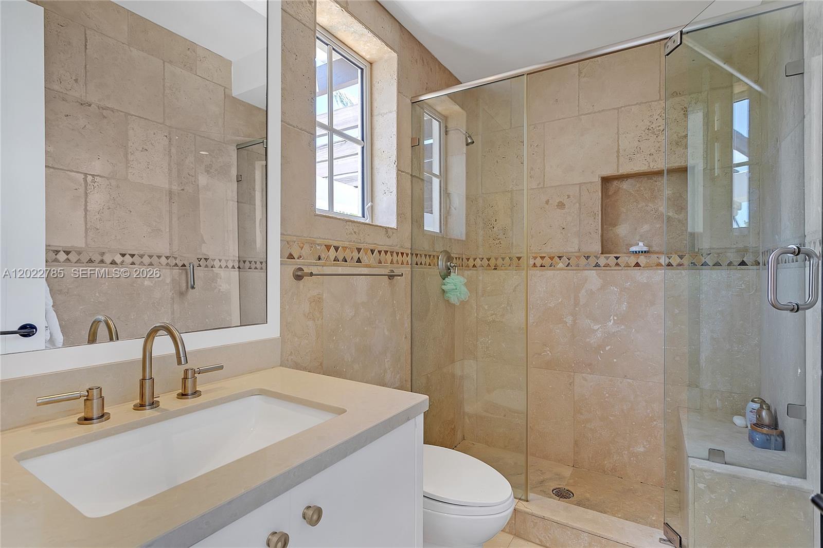 350 Redwood Ln Key Biscayne, FL 33149