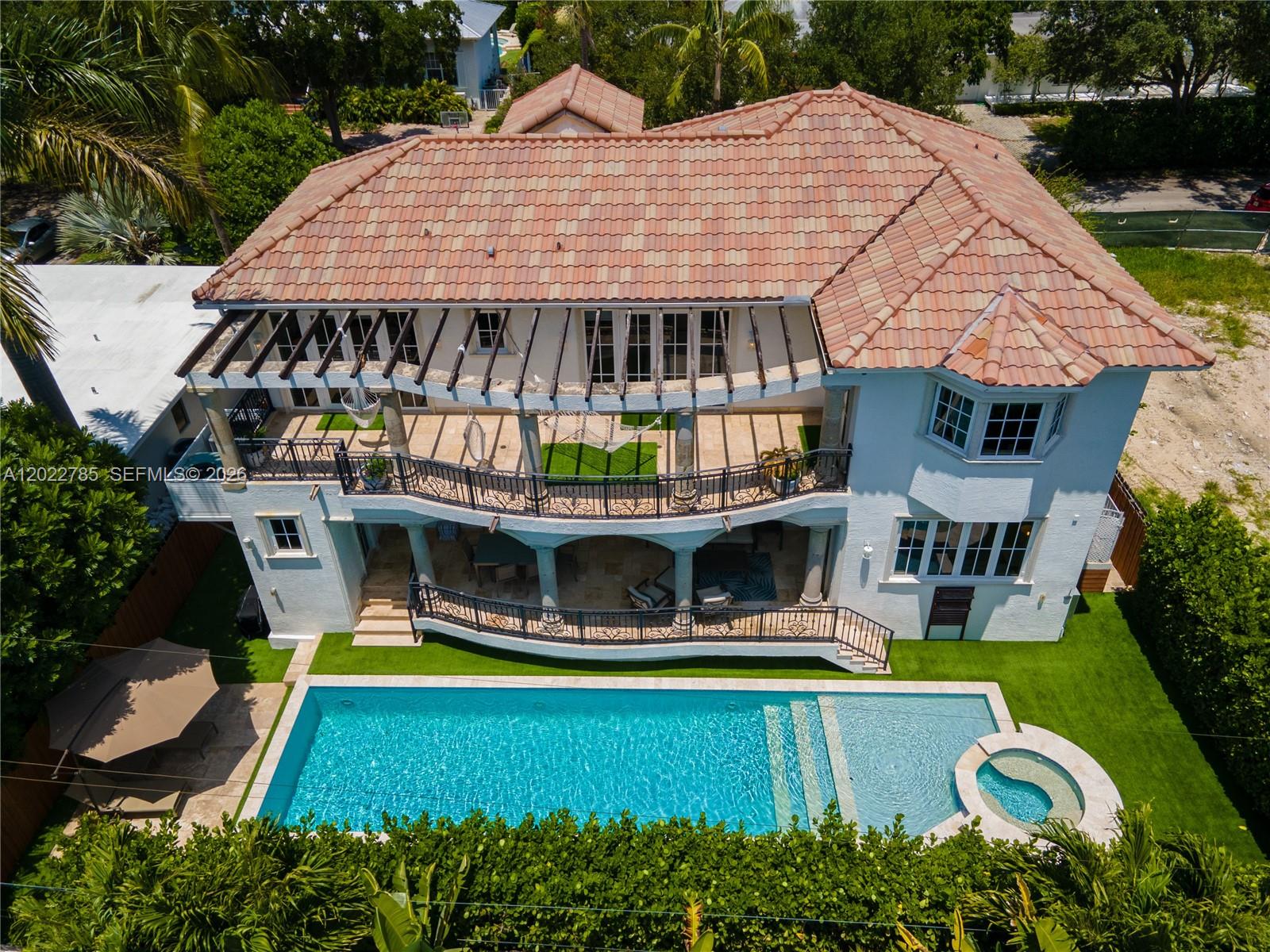 350 Redwood Ln Key Biscayne, FL 33149