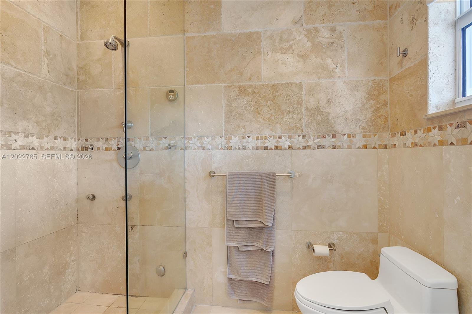 350 Redwood Ln Key Biscayne, FL 33149