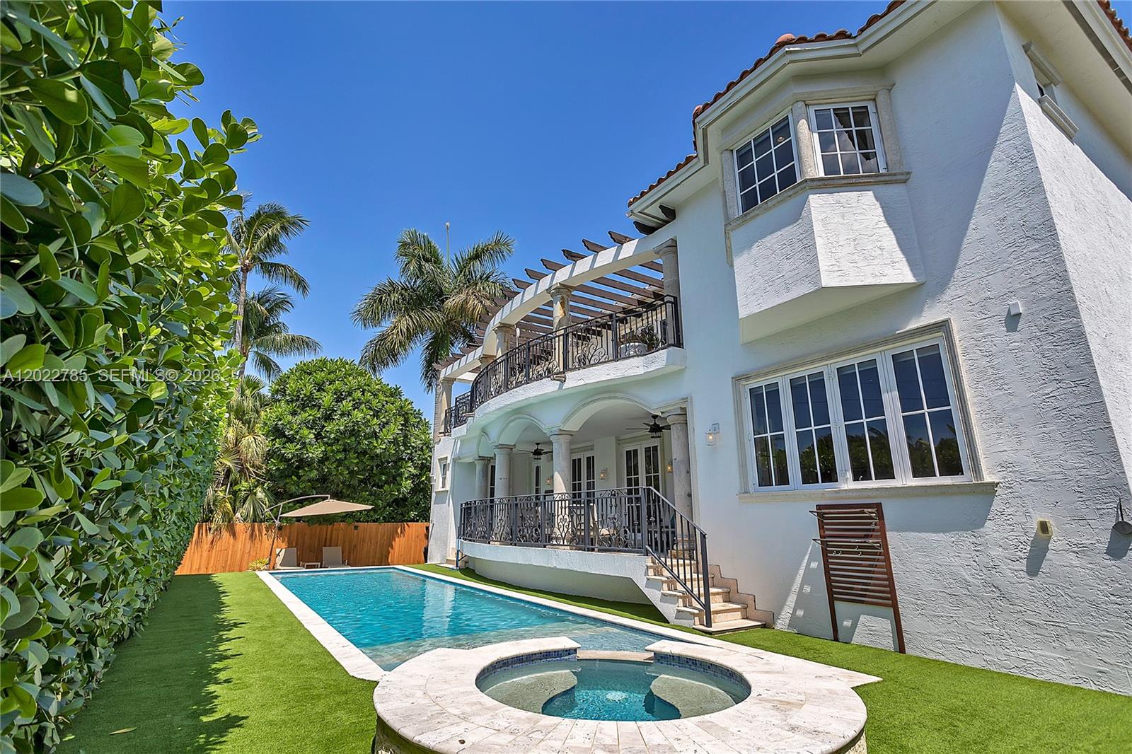 350 Redwood Ln Key Biscayne, FL 33149