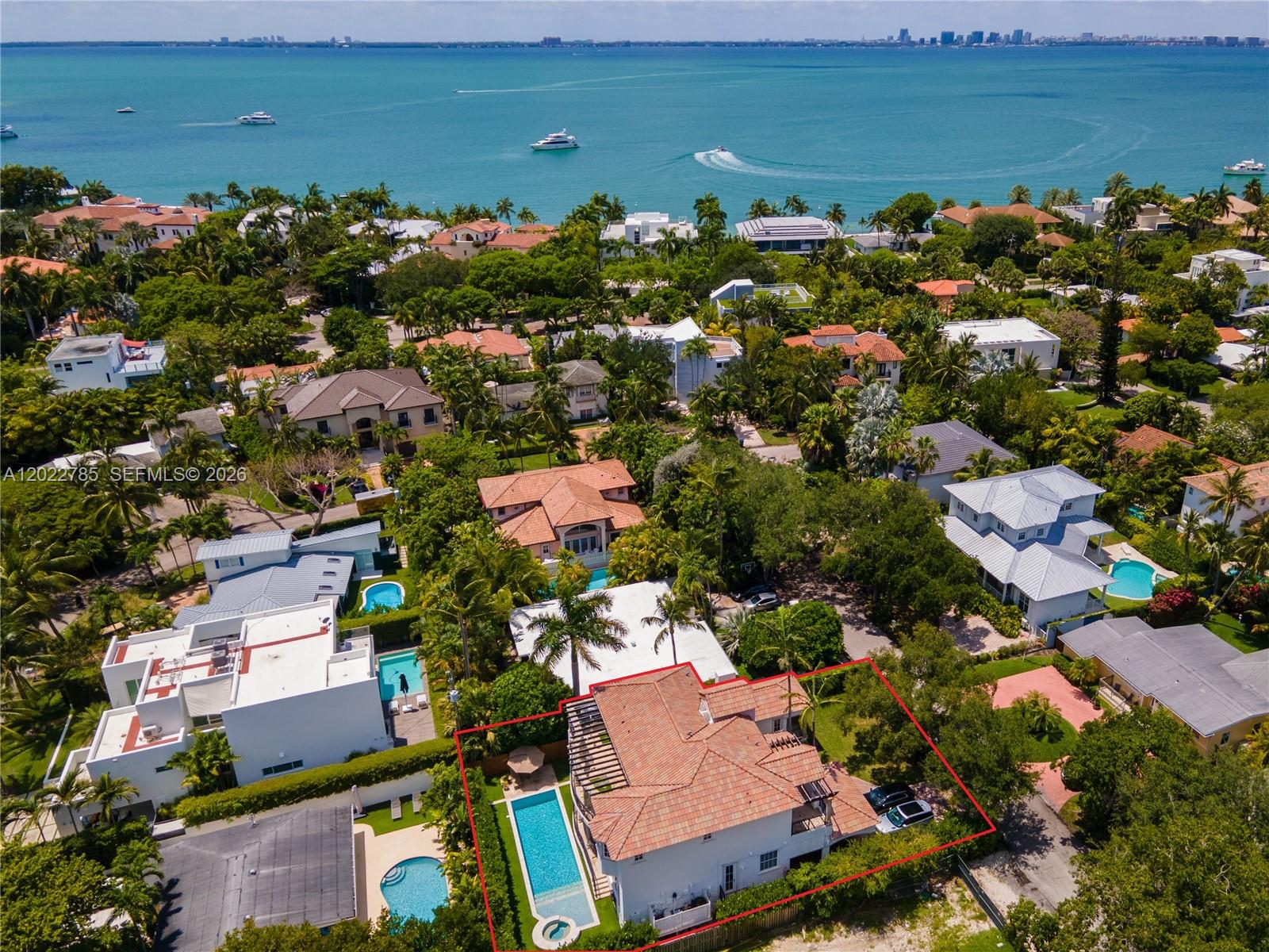 350 Redwood Ln Key Biscayne, FL 33149