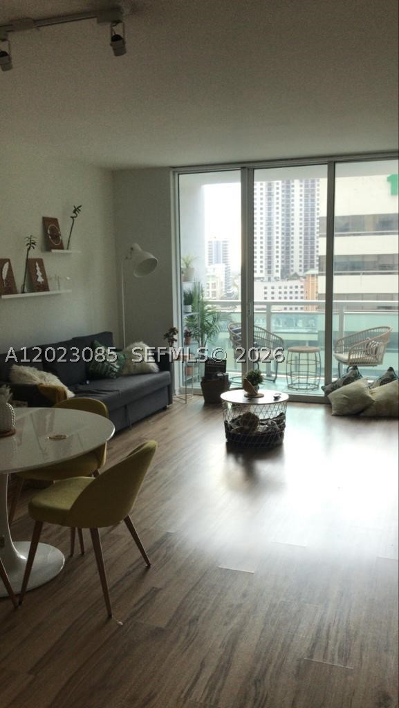 image The Plaza on Brickell West3