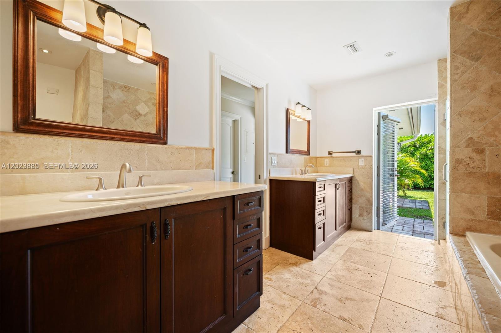 11100 SW 73rd Ct Pinecrest, FL 33156
