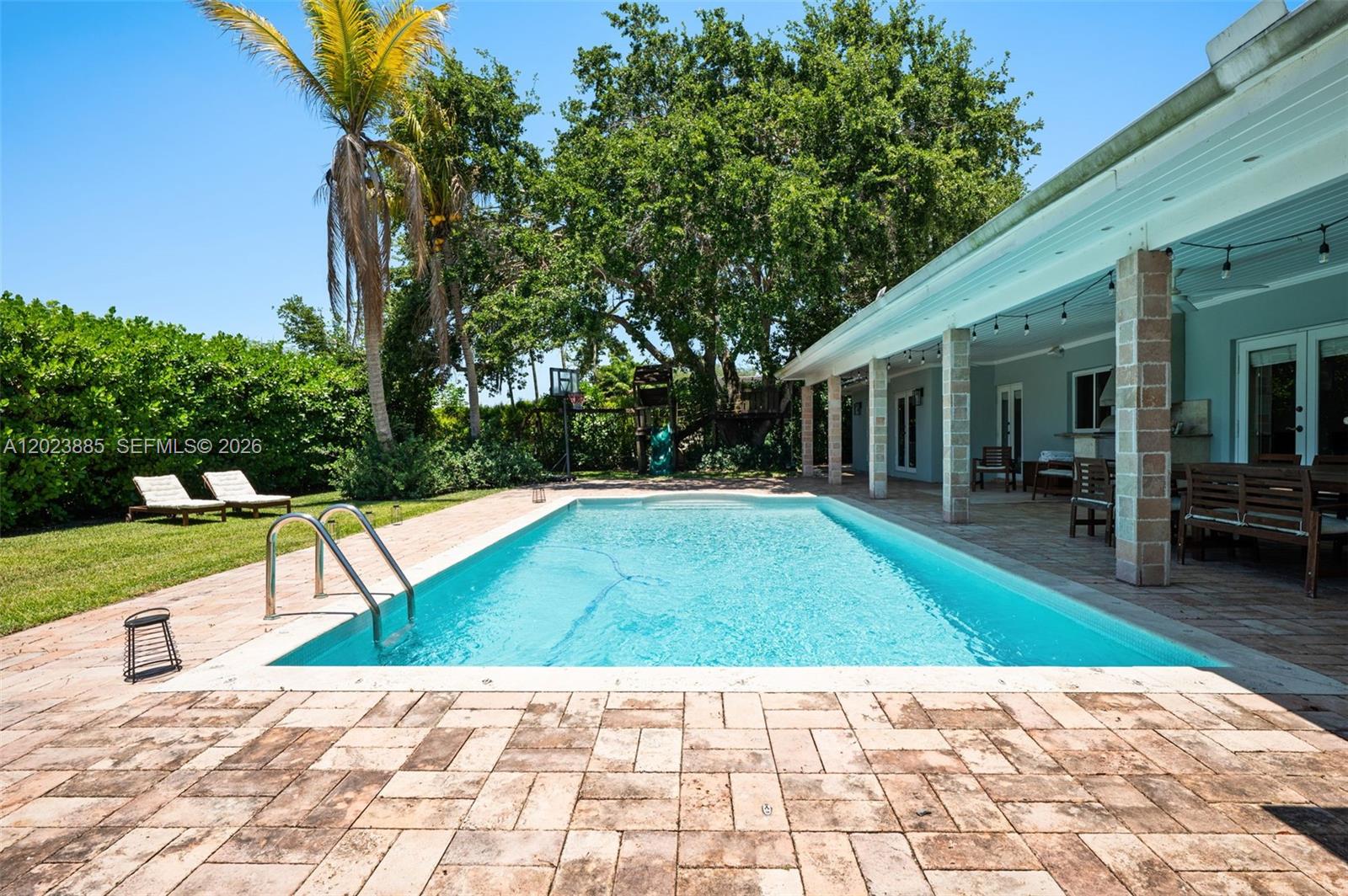 11100 SW 73rd Ct Pinecrest, FL 33156