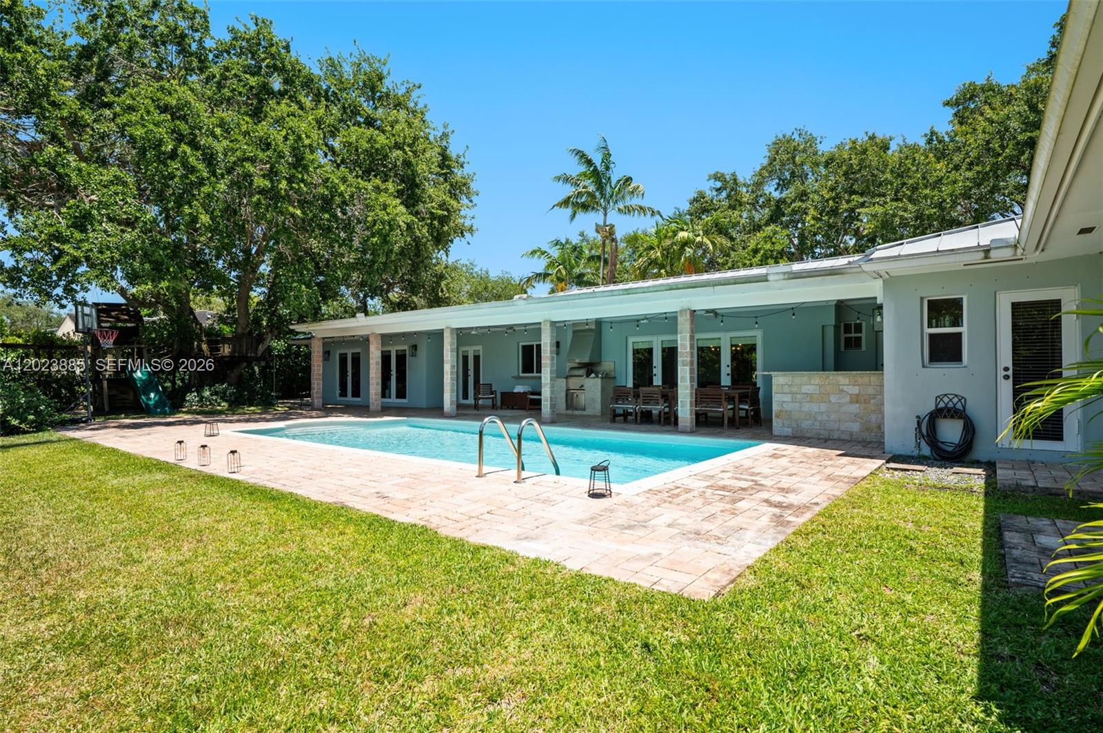 11100 SW 73rd Ct Pinecrest, FL 33156