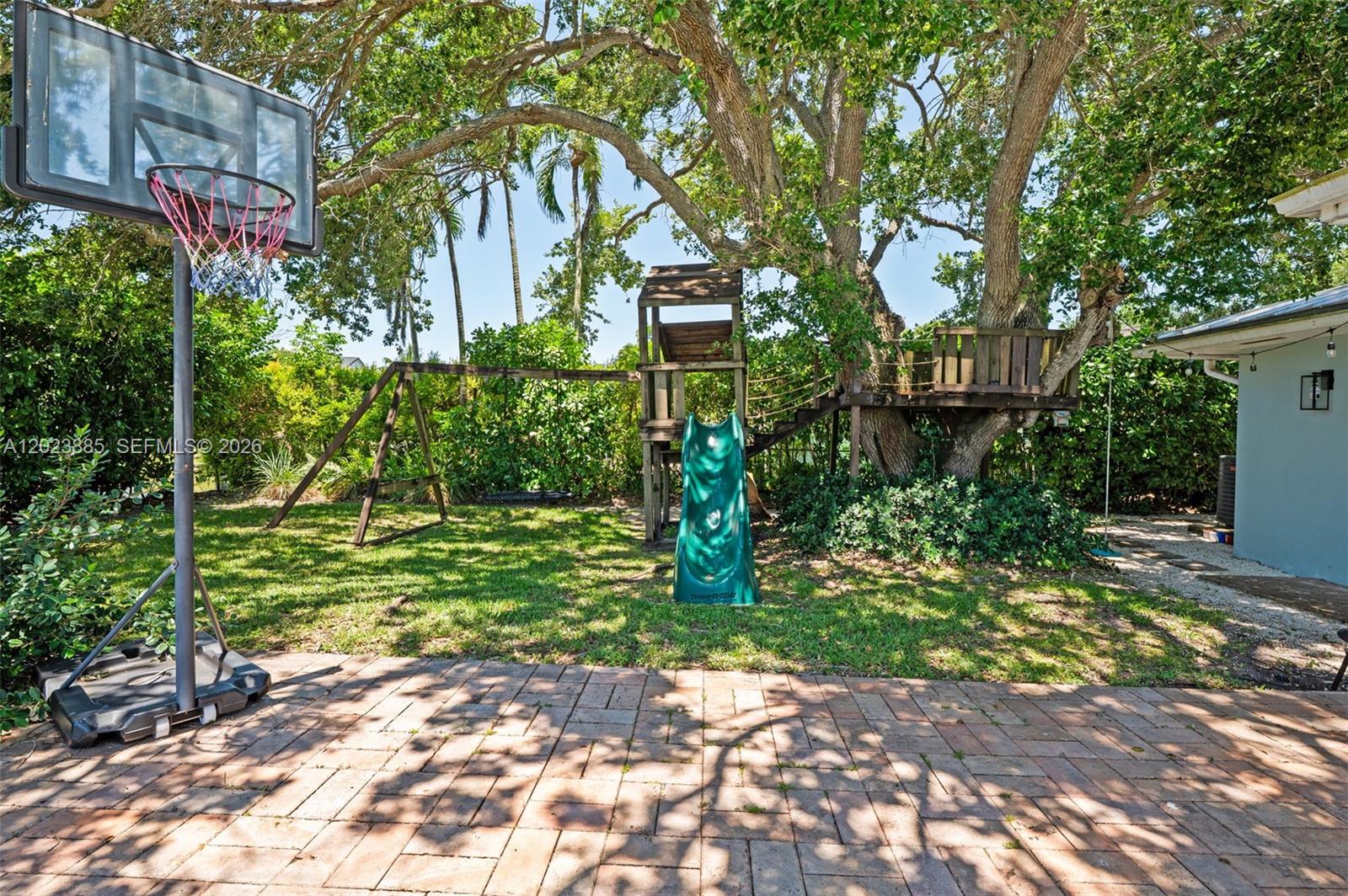 11100 SW 73rd Ct Pinecrest, FL 33156