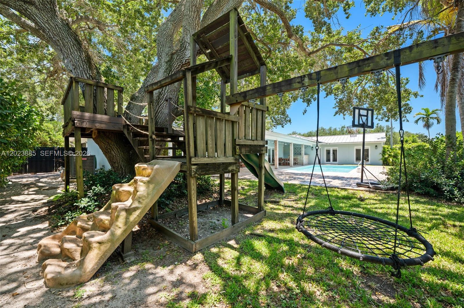 11100 SW 73rd Ct Pinecrest, FL 33156