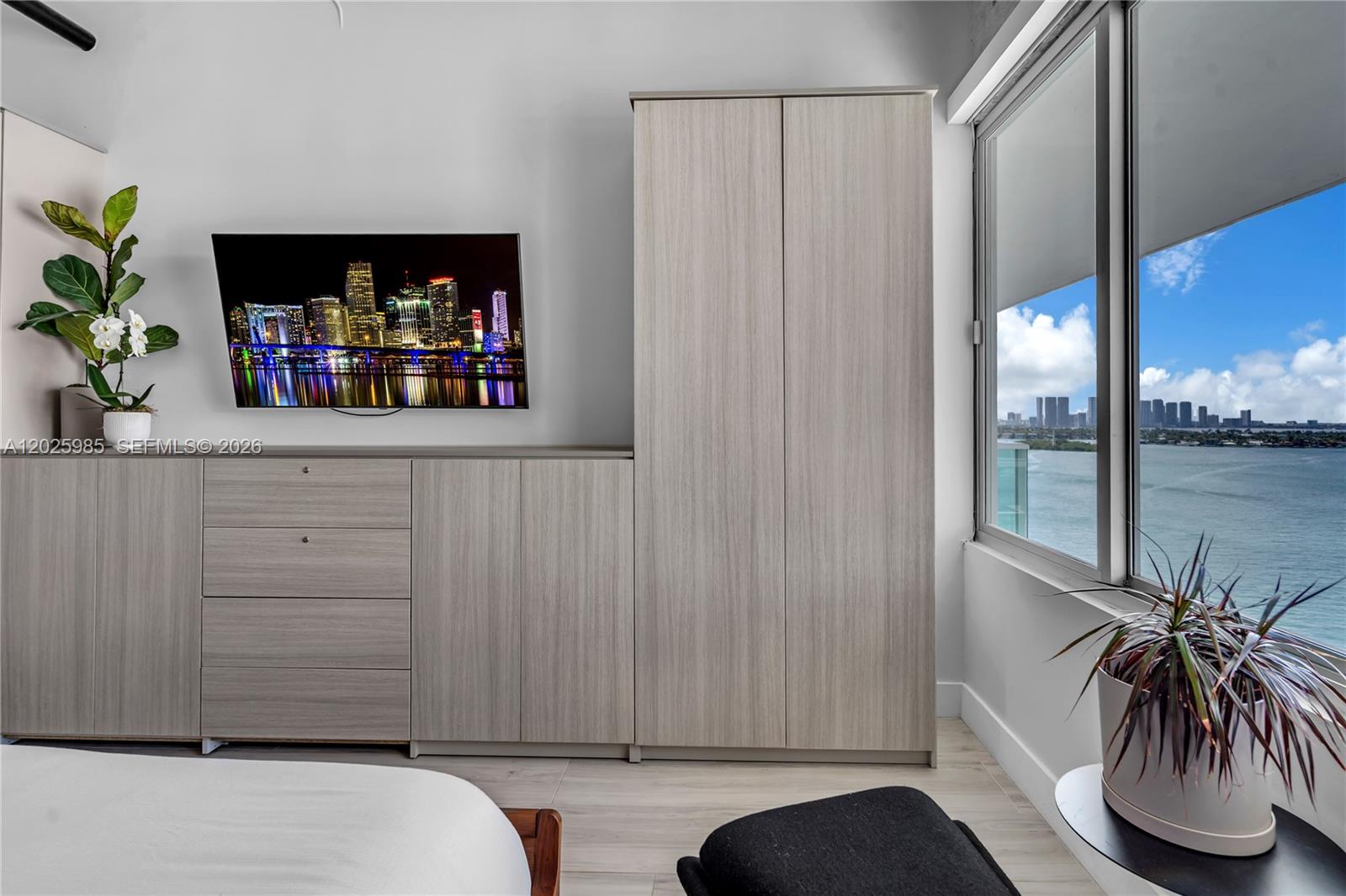 1000 West Ave #PH23 Miami Beach, FL 33139