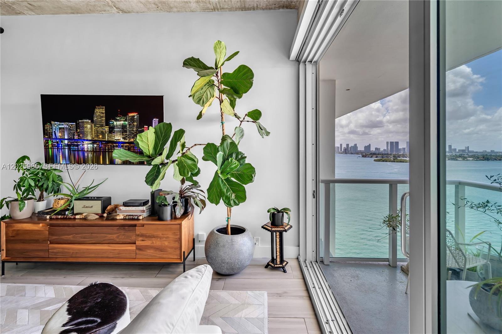 1000 West Ave #PH23 Miami Beach, FL 33139