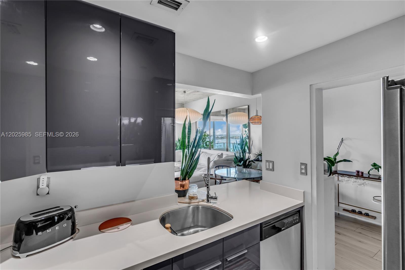 1000 West Ave #PH23 Miami Beach, FL 33139