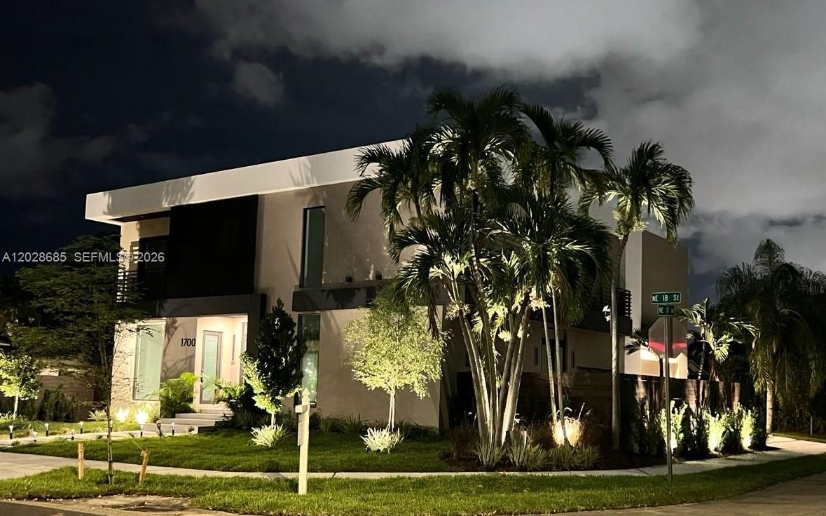 1700 NE 18th St Fort Lauderdale, FL 33305