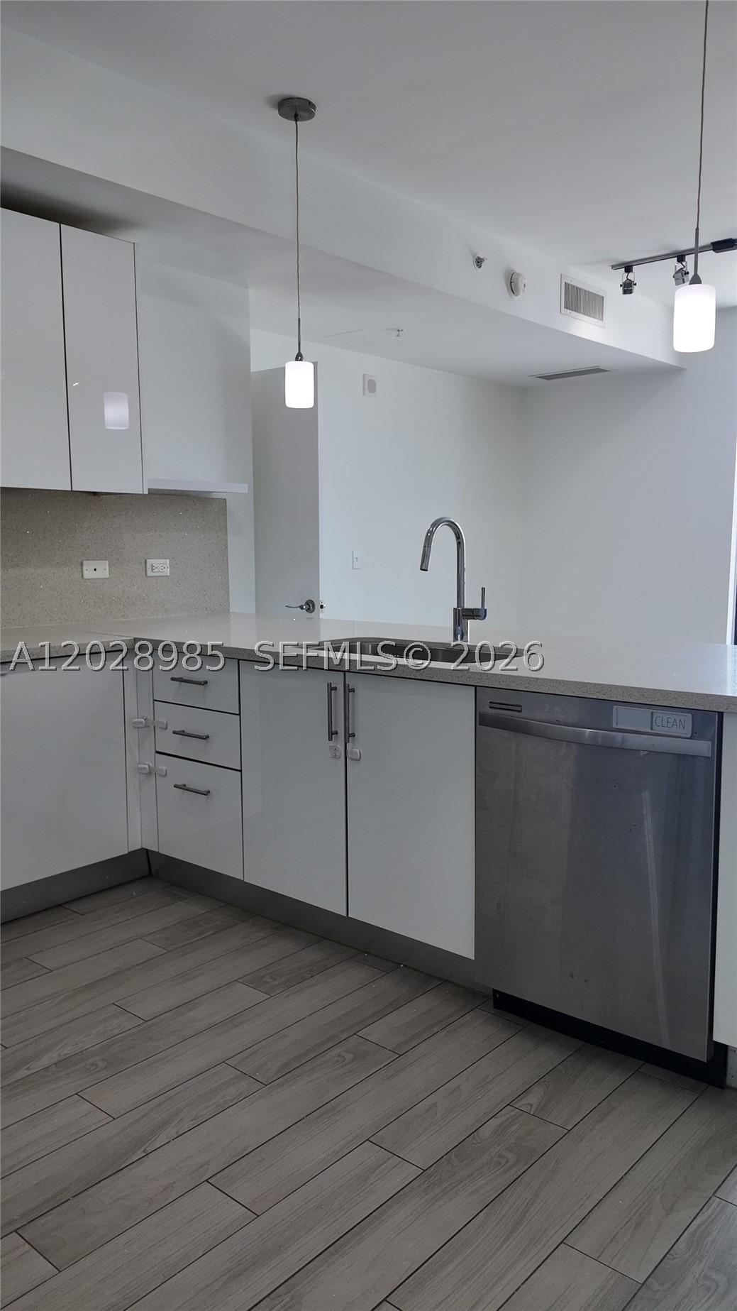 image Nine at Mary Brickell Village9