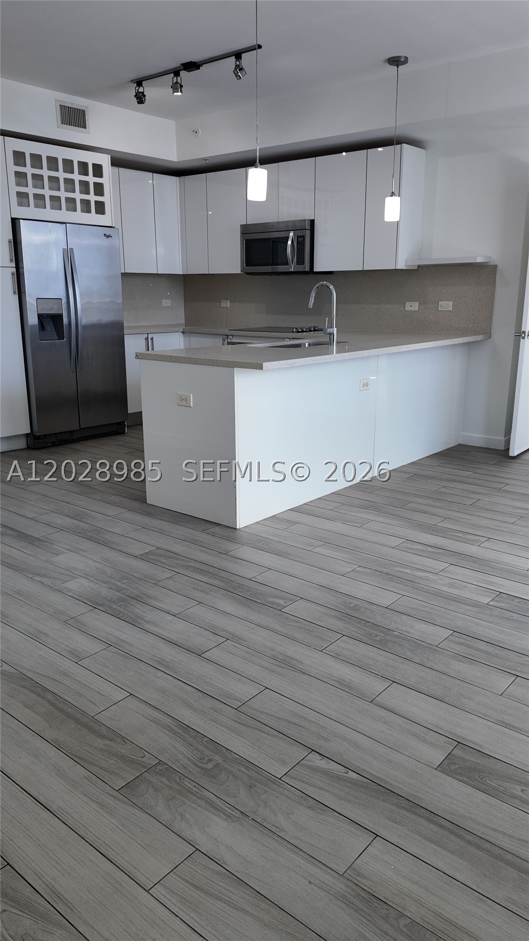 image Nine at Mary Brickell Village10