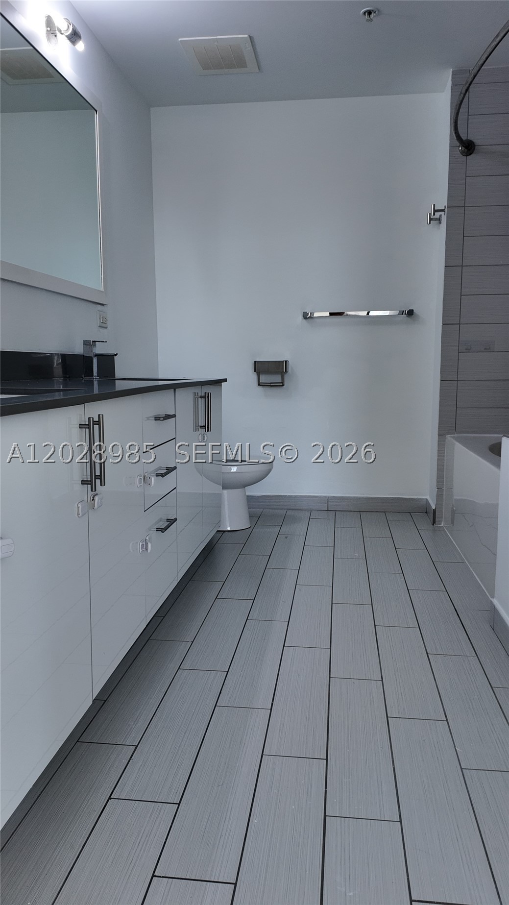 image Nine at Mary Brickell Village21