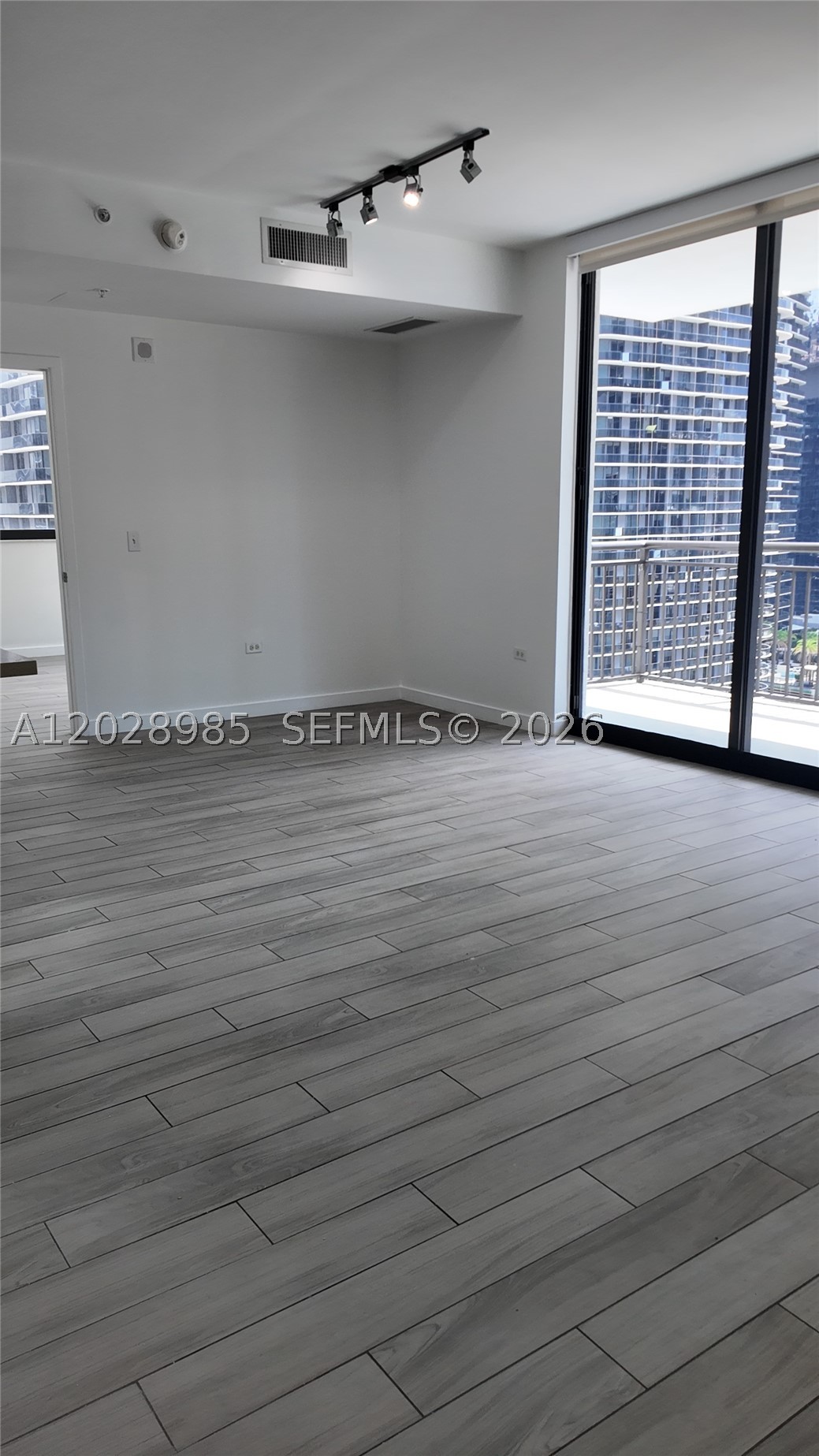 image Nine at Mary Brickell Village5