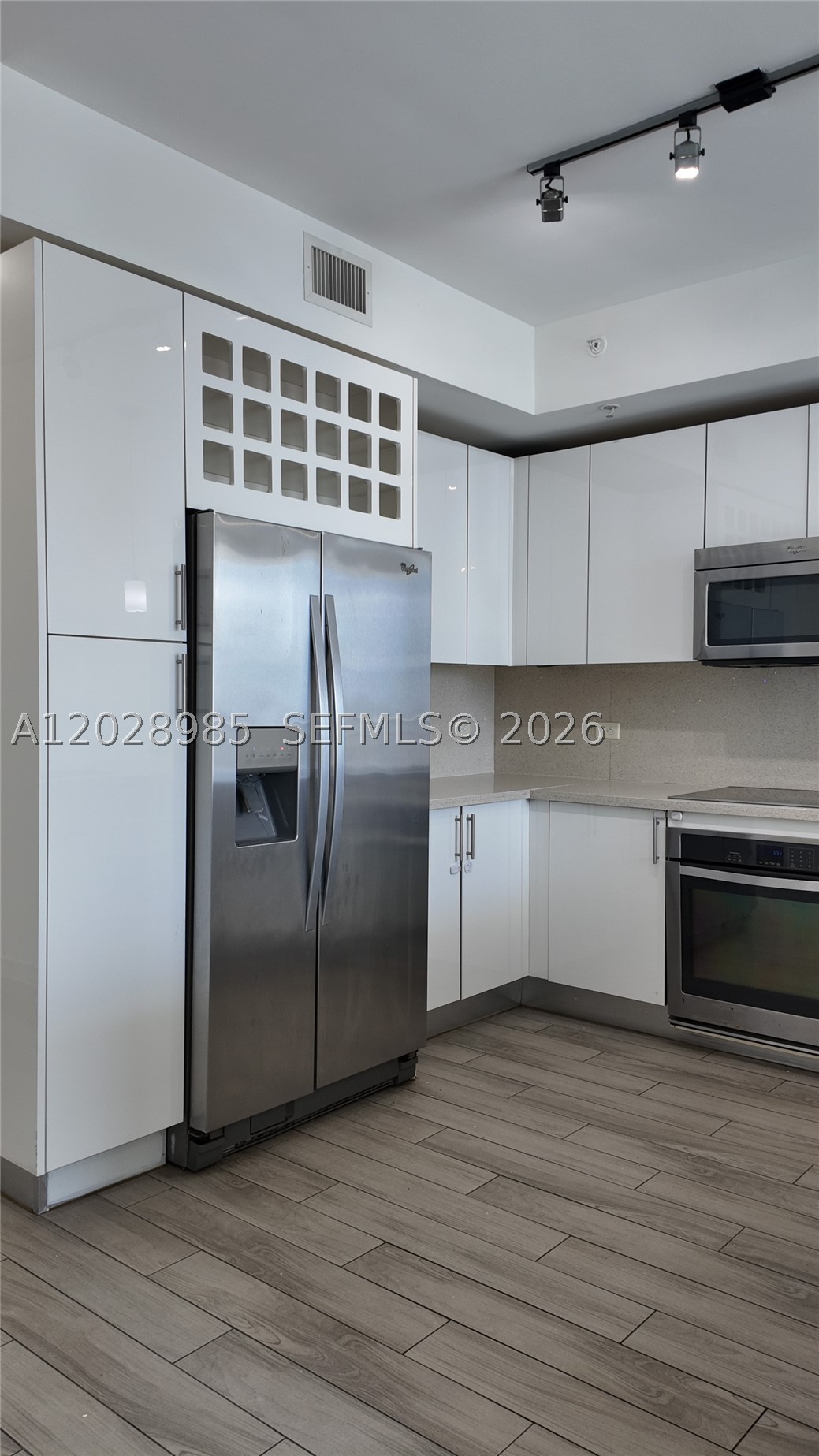 image Nine at Mary Brickell Village7