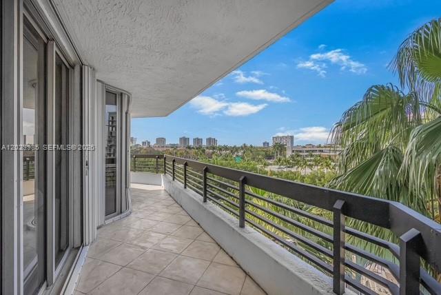 3500 Mystic Pointe Dr #604 Aventura, FL 33180