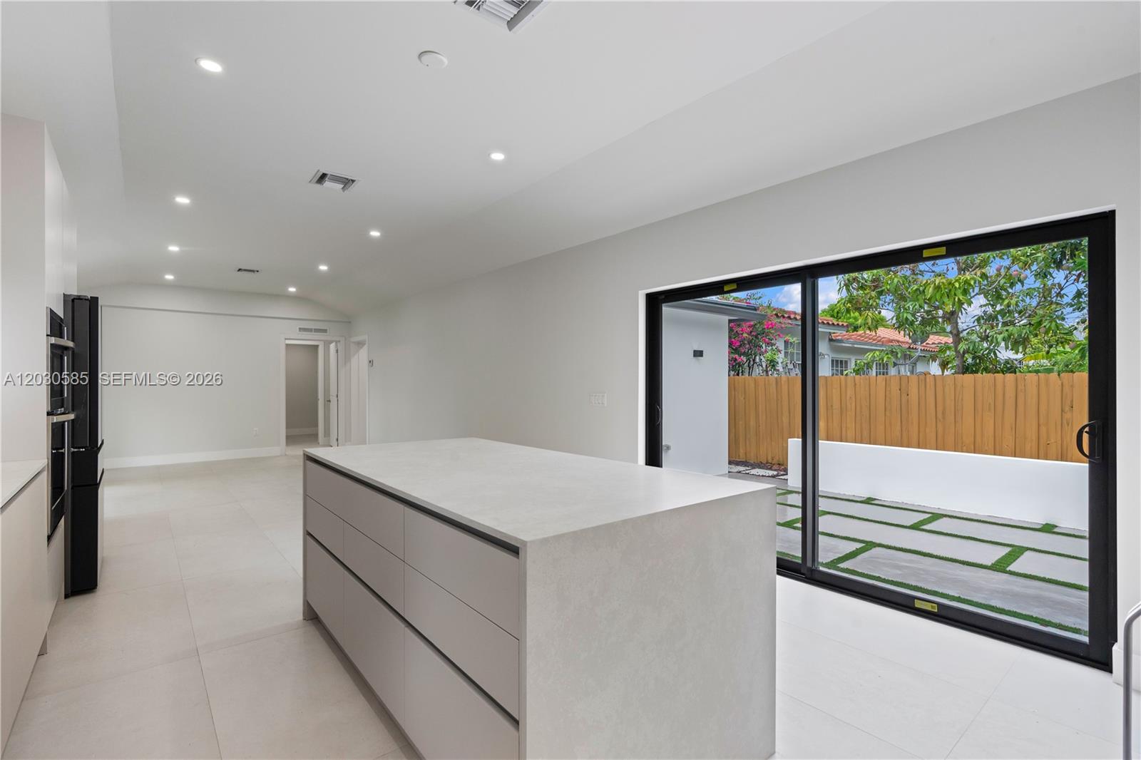 2286 SW 21st Miami, FL 33145