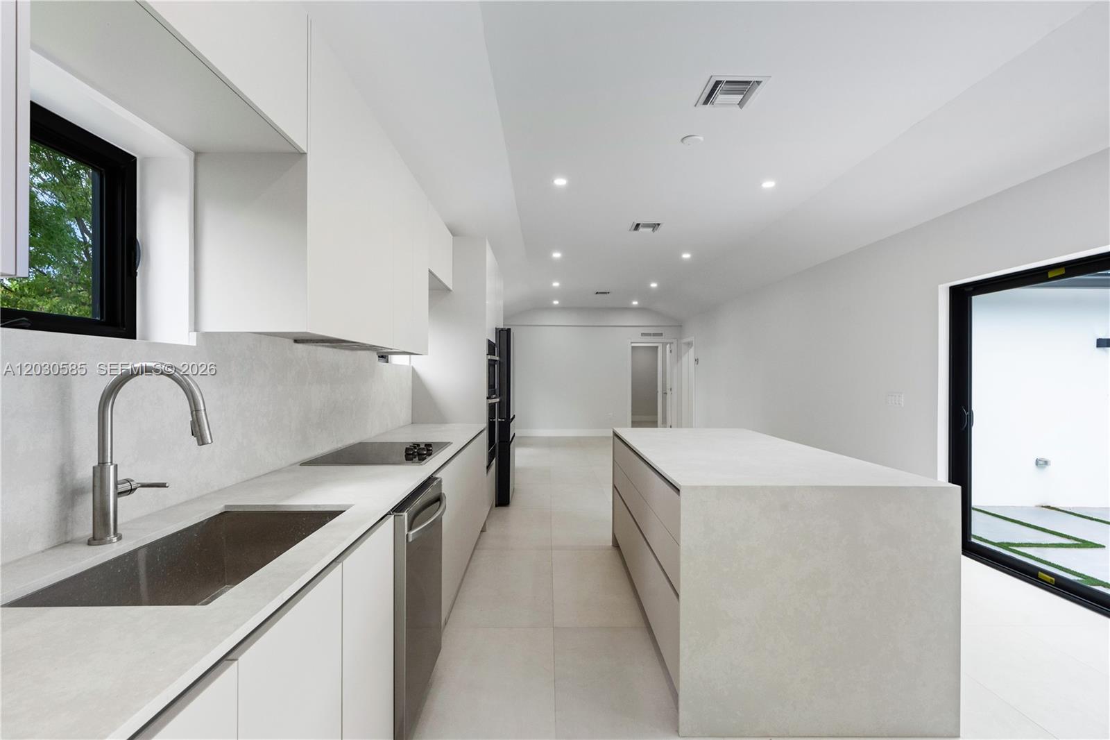 2286 SW 21st Miami, FL 33145