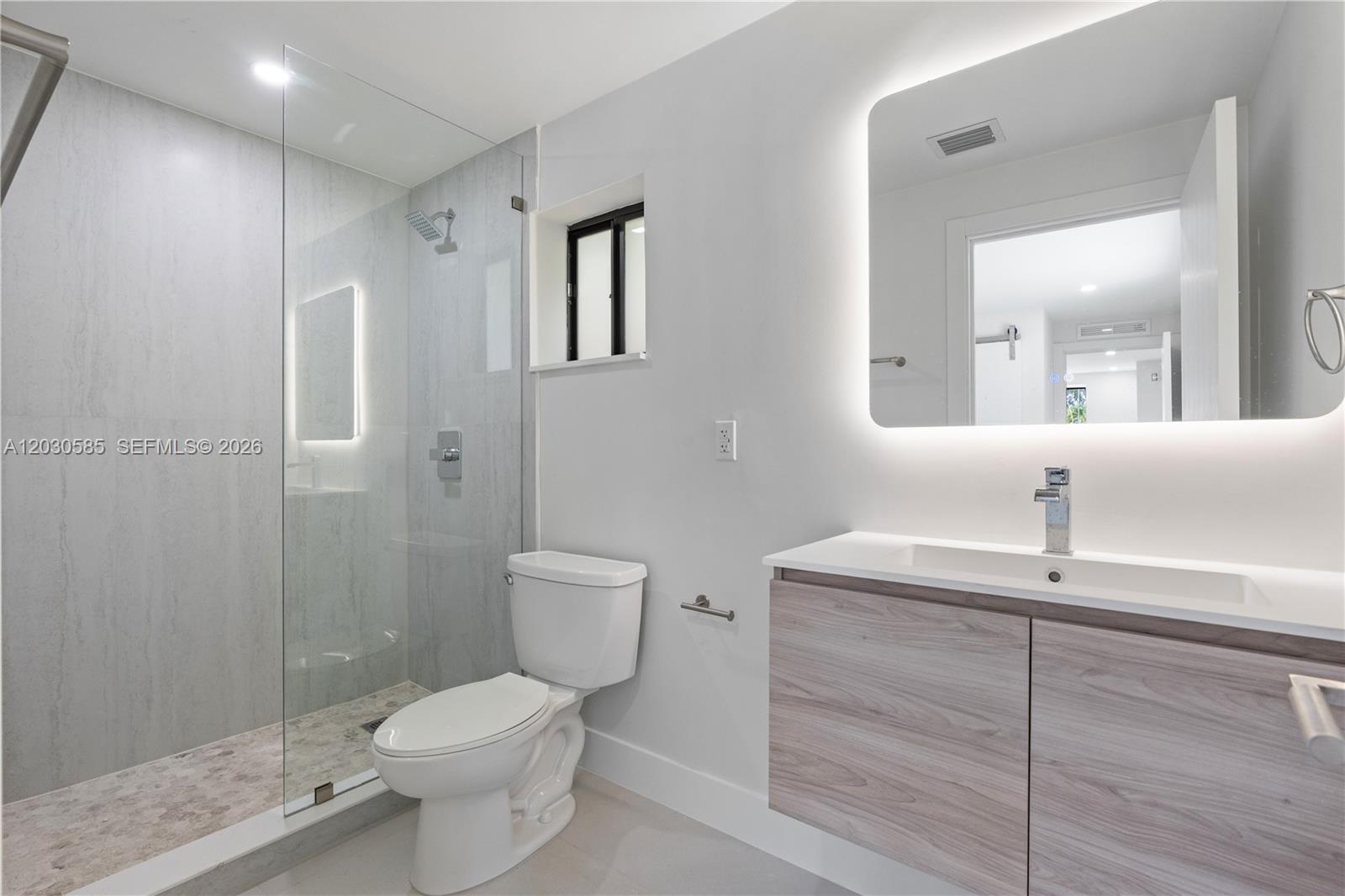2286 SW 21st Miami, FL 33145