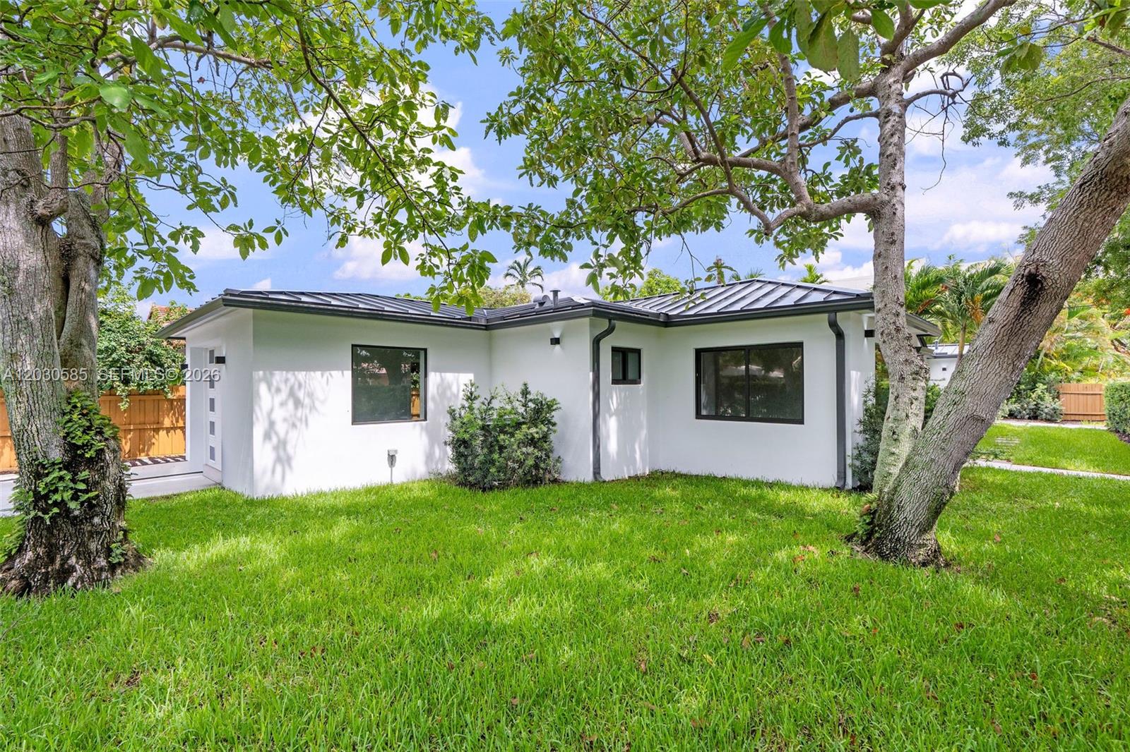 2286 SW 21st Miami, FL 33145