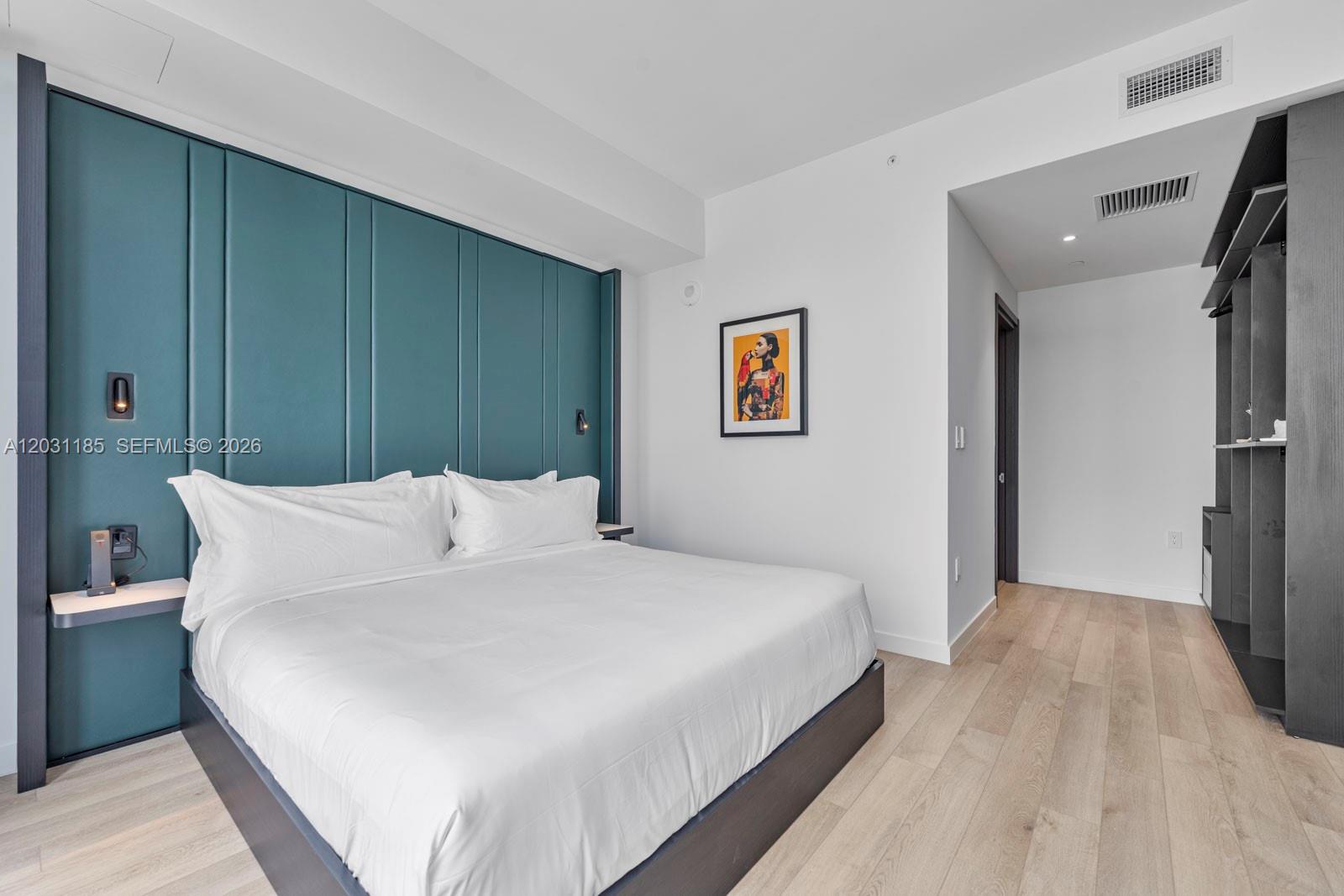 image E11EVEN Hotel & Residences13