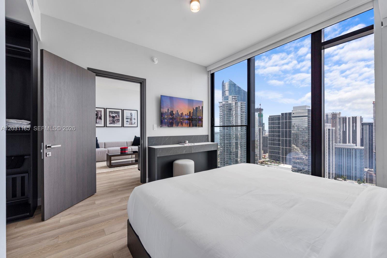 image E11EVEN Hotel & Residences15