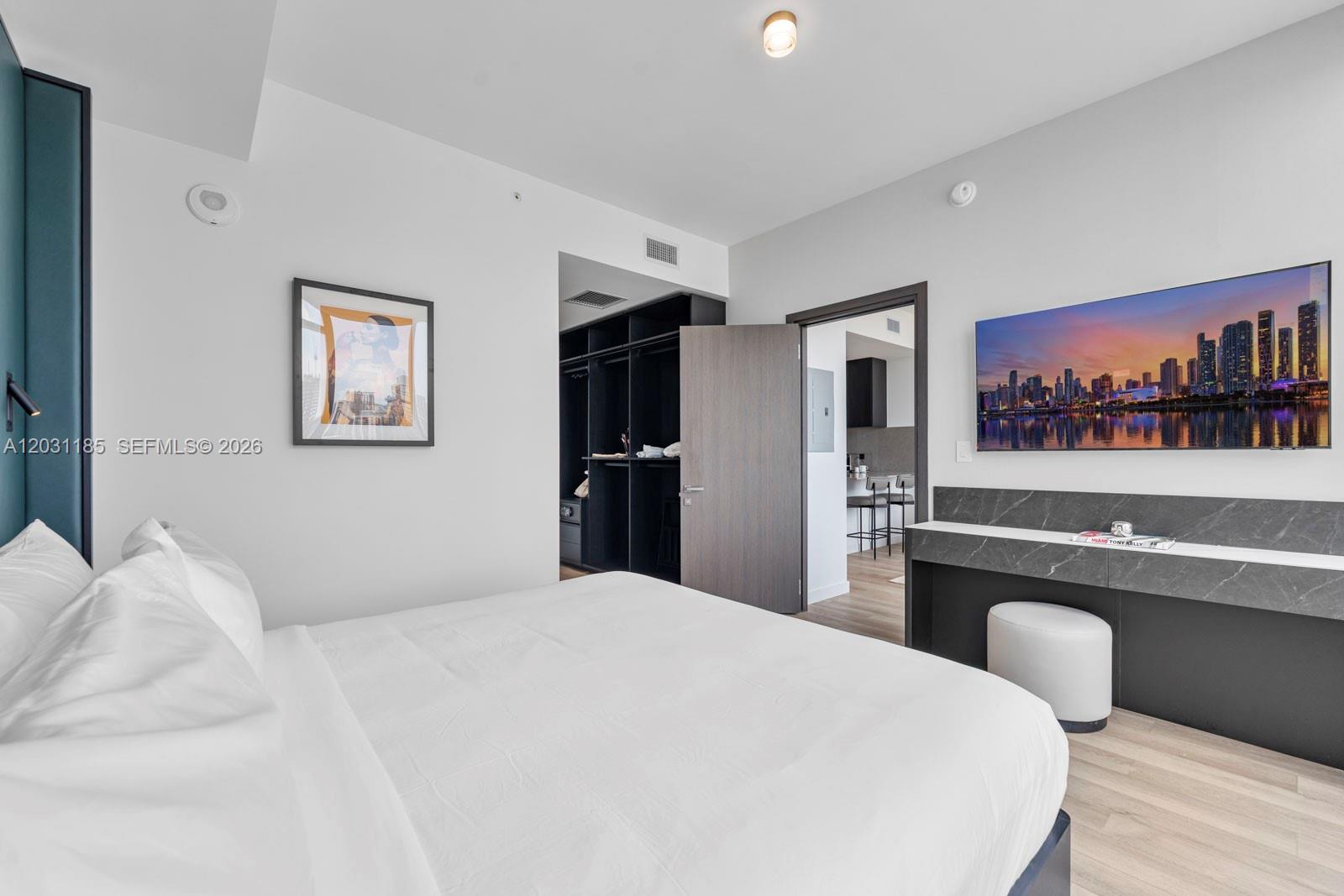 image E11EVEN Hotel & Residences16