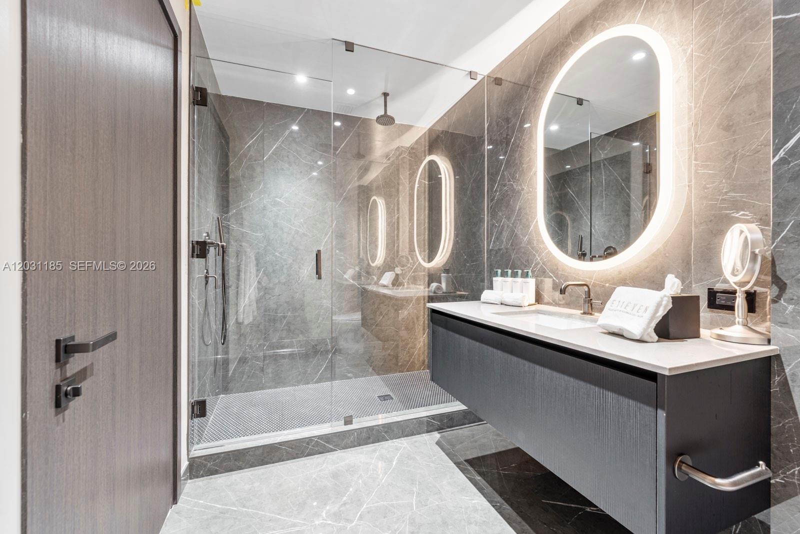 image E11EVEN Hotel & Residences19