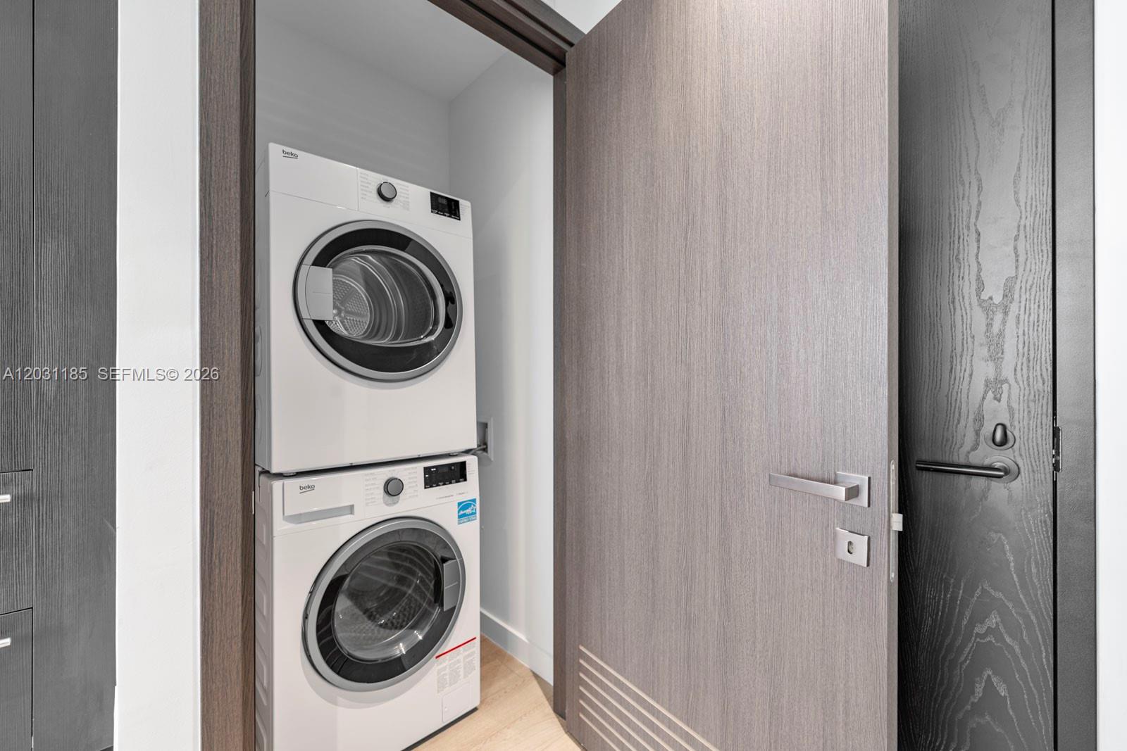 image E11EVEN Hotel & Residences21