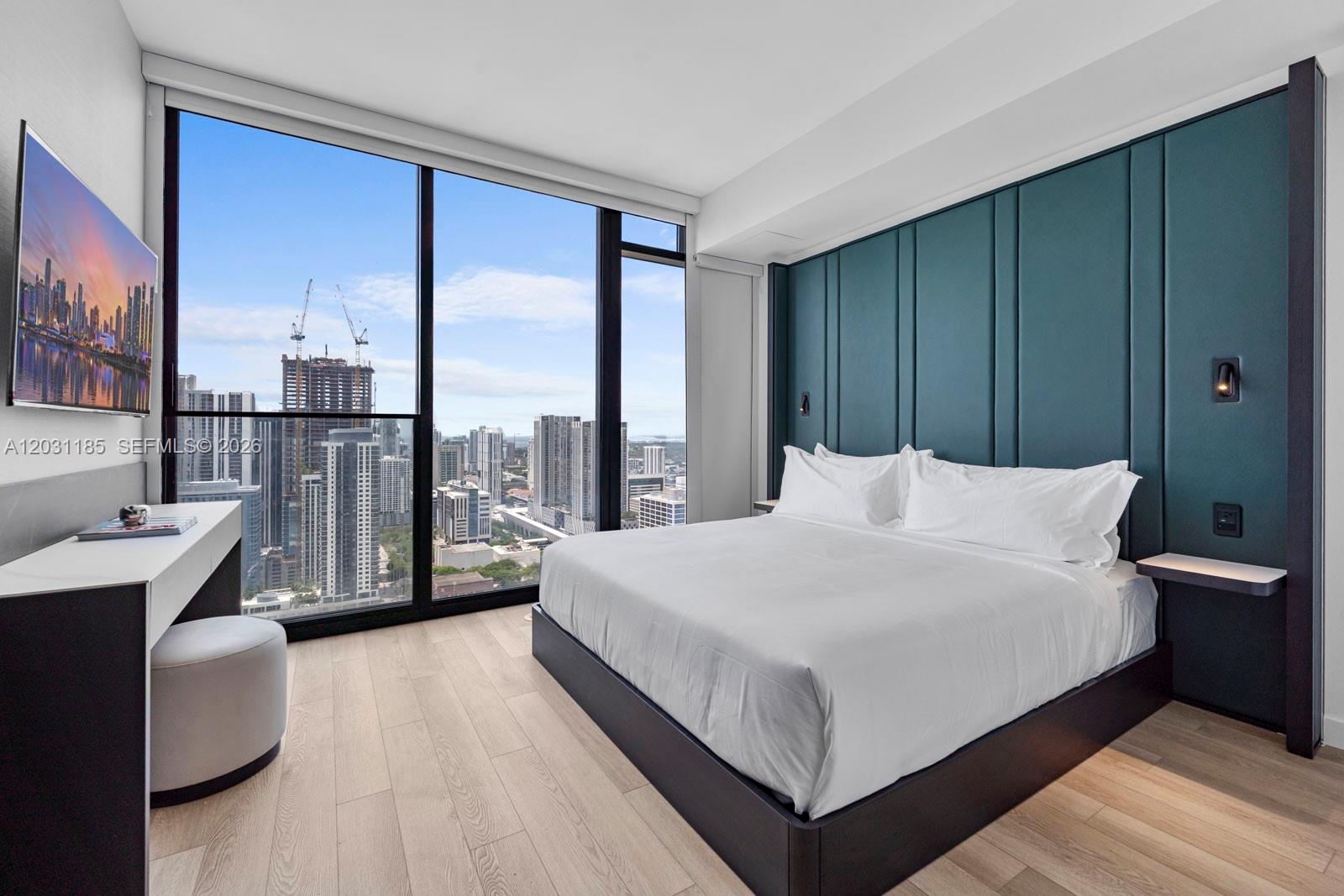 image E11EVEN Hotel & Residences6