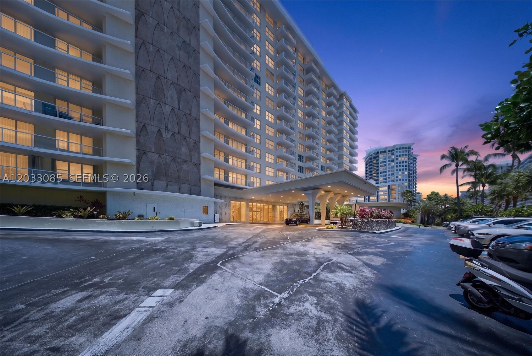 5600 Collins Ave #7W