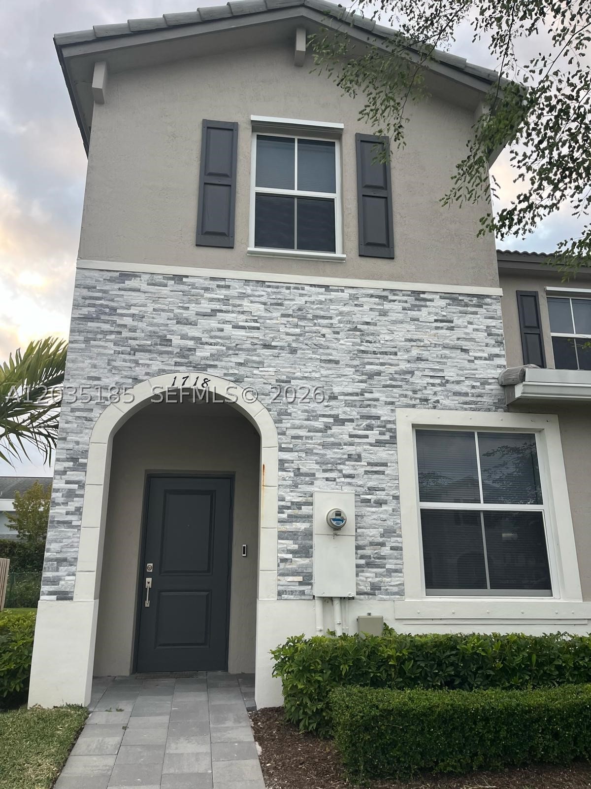 1718 SE 26th Ter