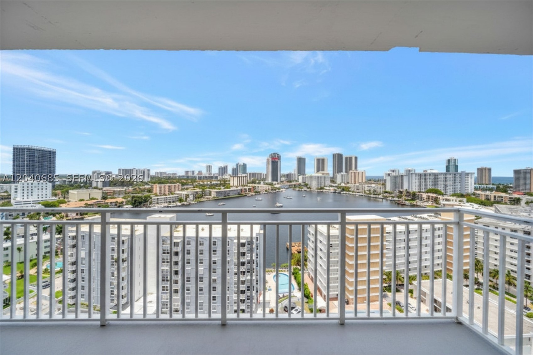 427 Golden Isles Dr #16H