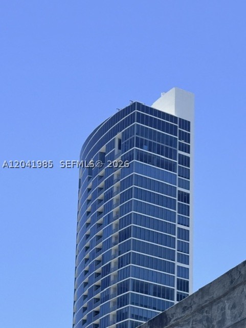 image Blue on the Bay24