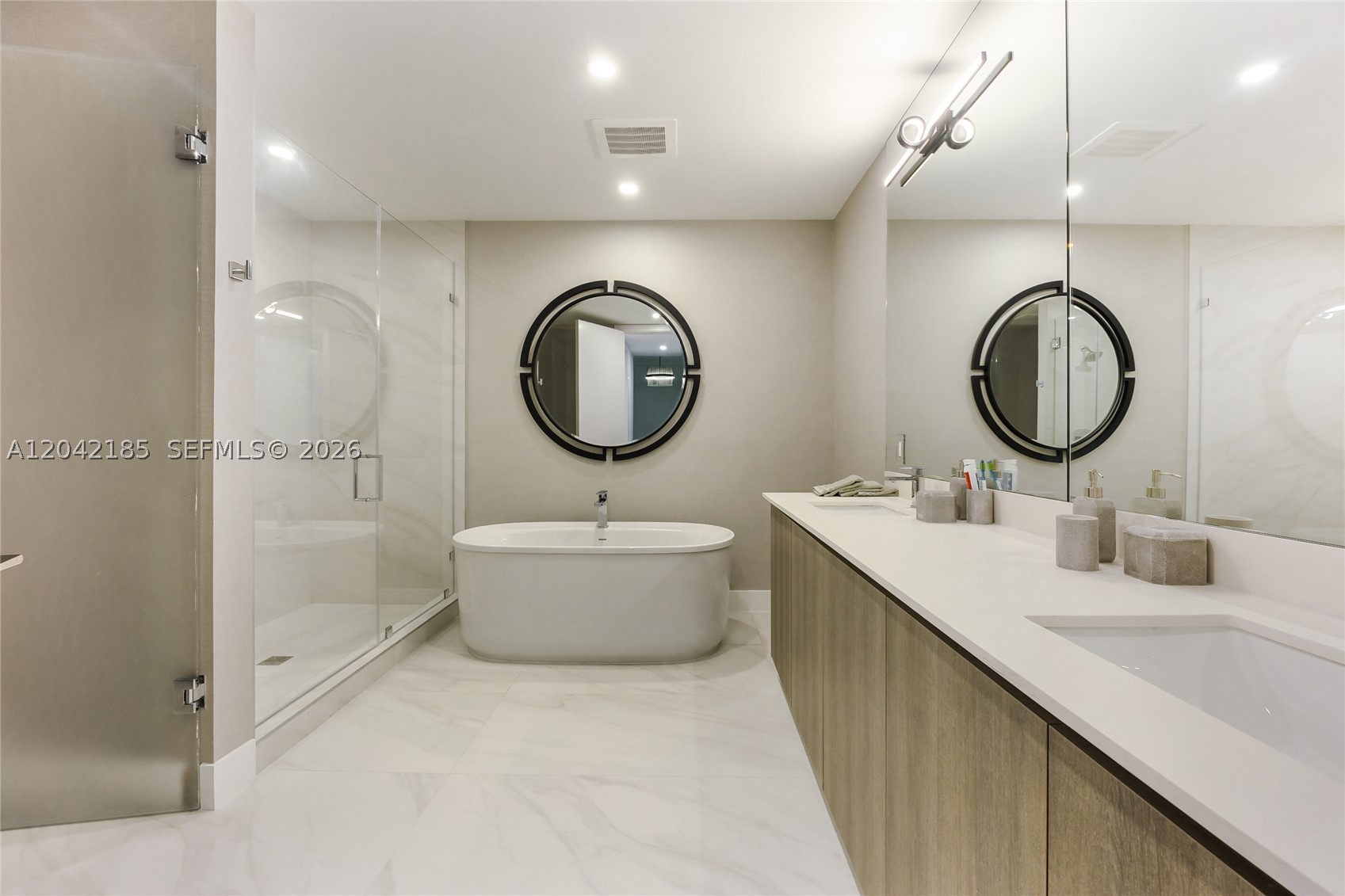 17550 Collins Ave #702 Sunny Isles Beach, FL 33160
