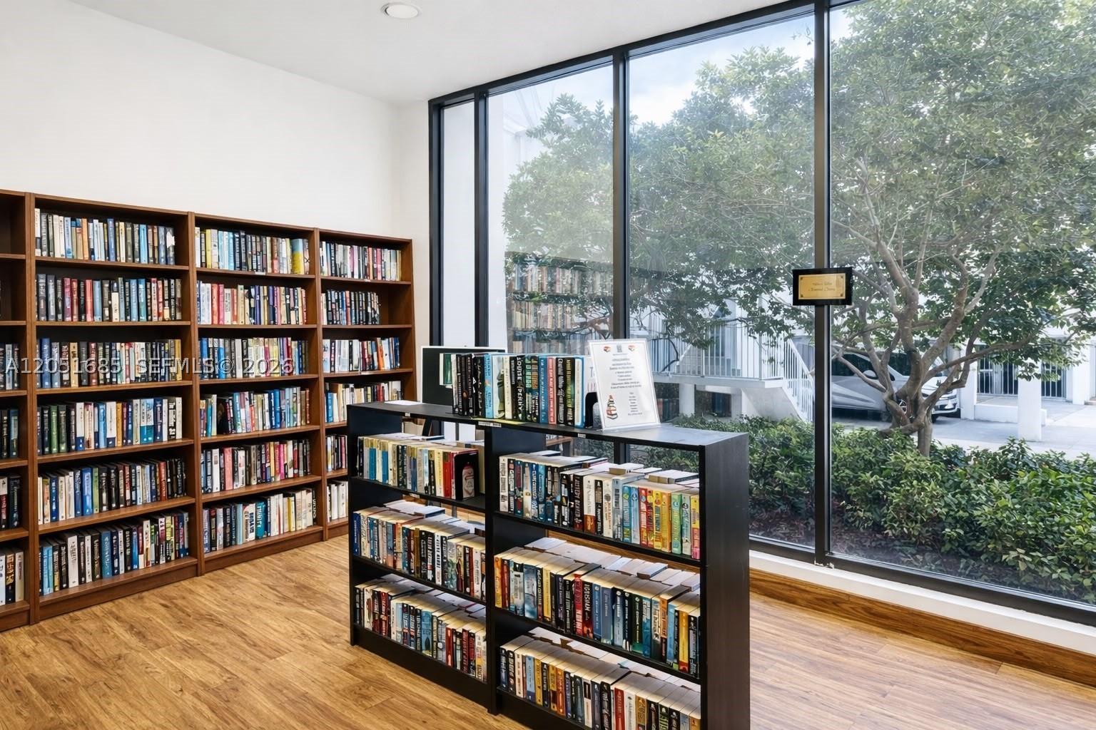 image Arlen House East14